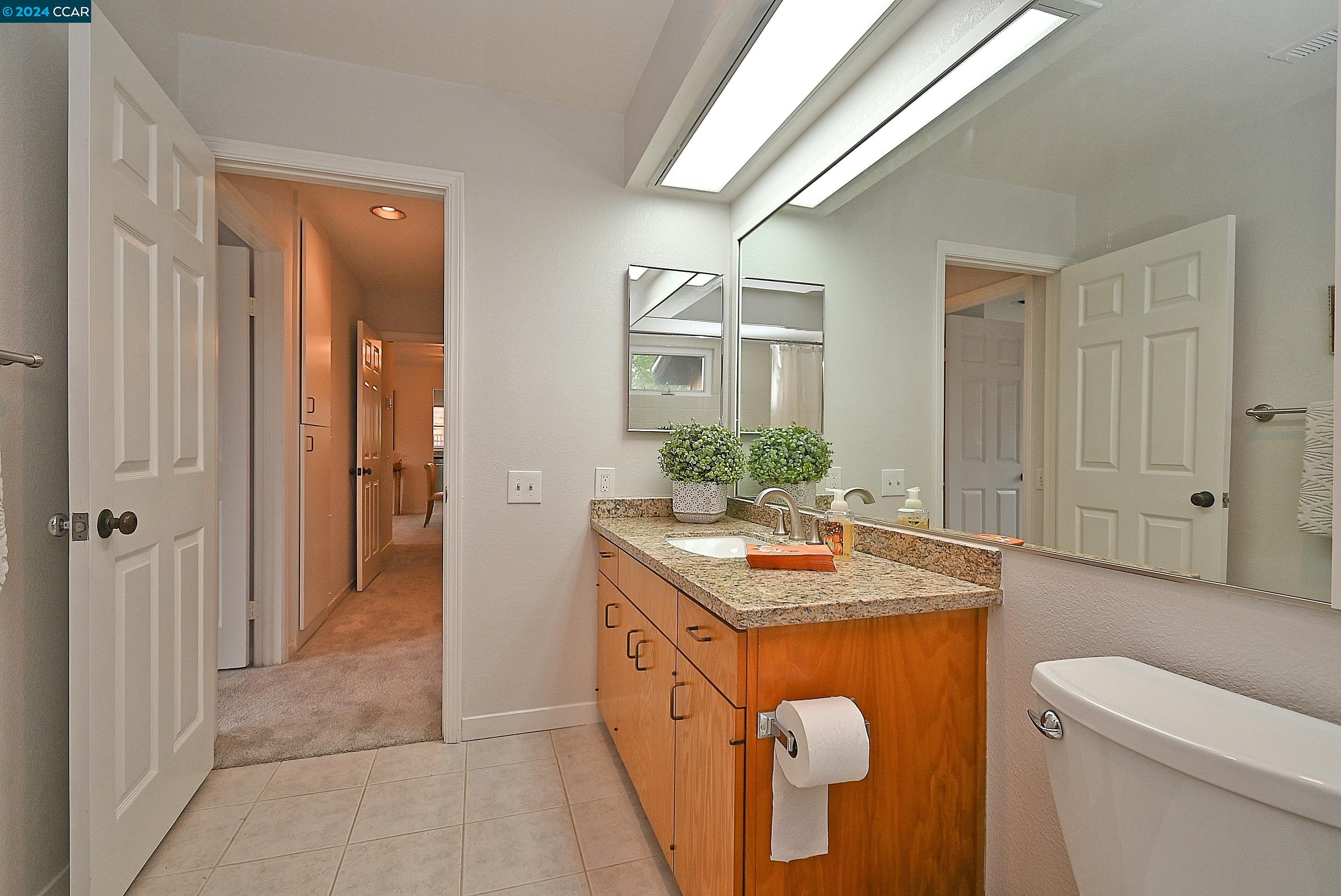 Detail Gallery Image 21 of 30 For 405 Centre Court, Alameda,  CA 94502 - 2 Beds | 1 Baths
