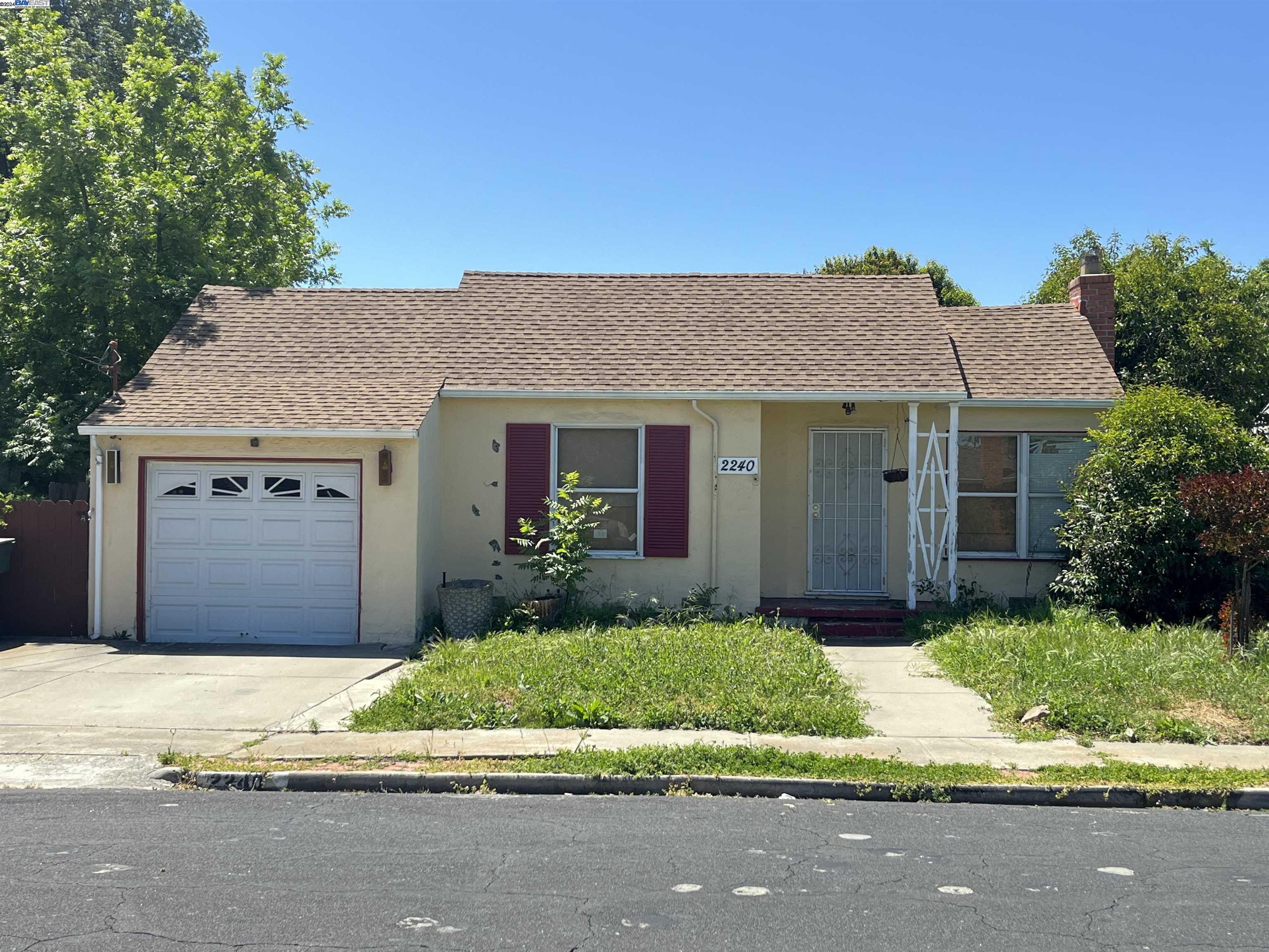 Detail Gallery Image 1 of 1 For 2240 Hickory Dr, Concord,  CA 94520 - 3 Beds | 2 Baths