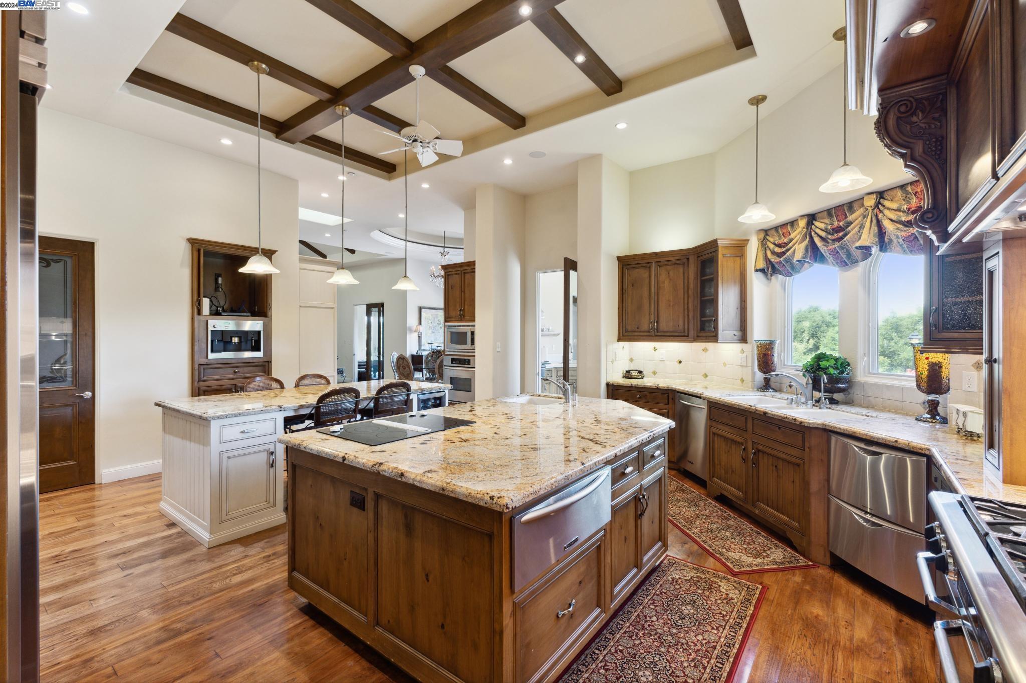 Detail Gallery Image 21 of 57 For 3062 W Ruby Hill Dr, Pleasanton,  CA 94566 - 6 Beds | 6/2 Baths