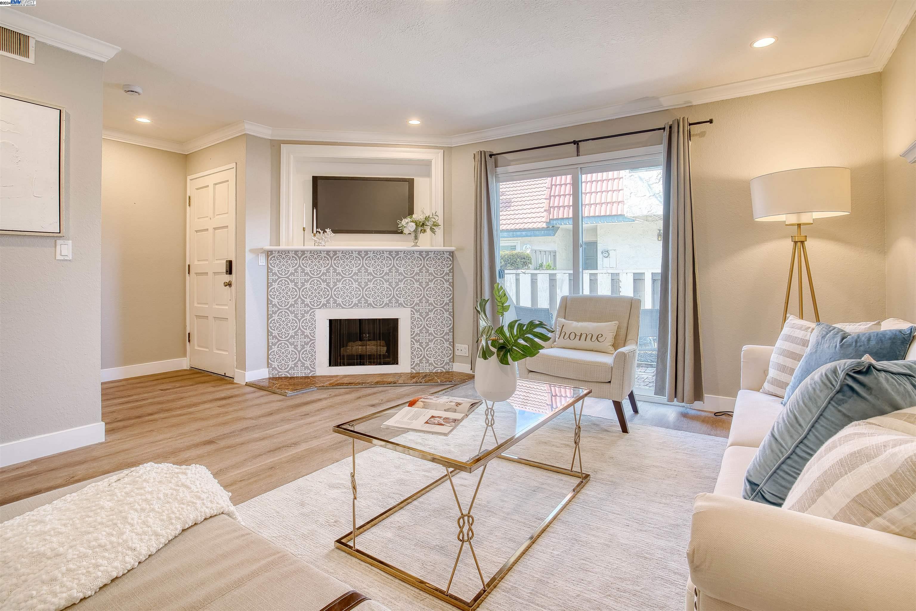 Detail Gallery Image 4 of 48 For 3159 Payne Ave #28,  San Jose,  CA 95117 - 3 Beds | 2/1 Baths