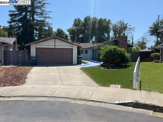 Detail Gallery Image 1 of 1 For 986 Starflower Ct, Sunnyvale,  CA 94086 - 4 Beds | 2/1 Baths