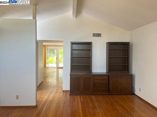 Detail Gallery Image 3 of 9 For 986 Starflower Ct, Sunnyvale,  CA 94086 - 4 Beds | 2/1 Baths