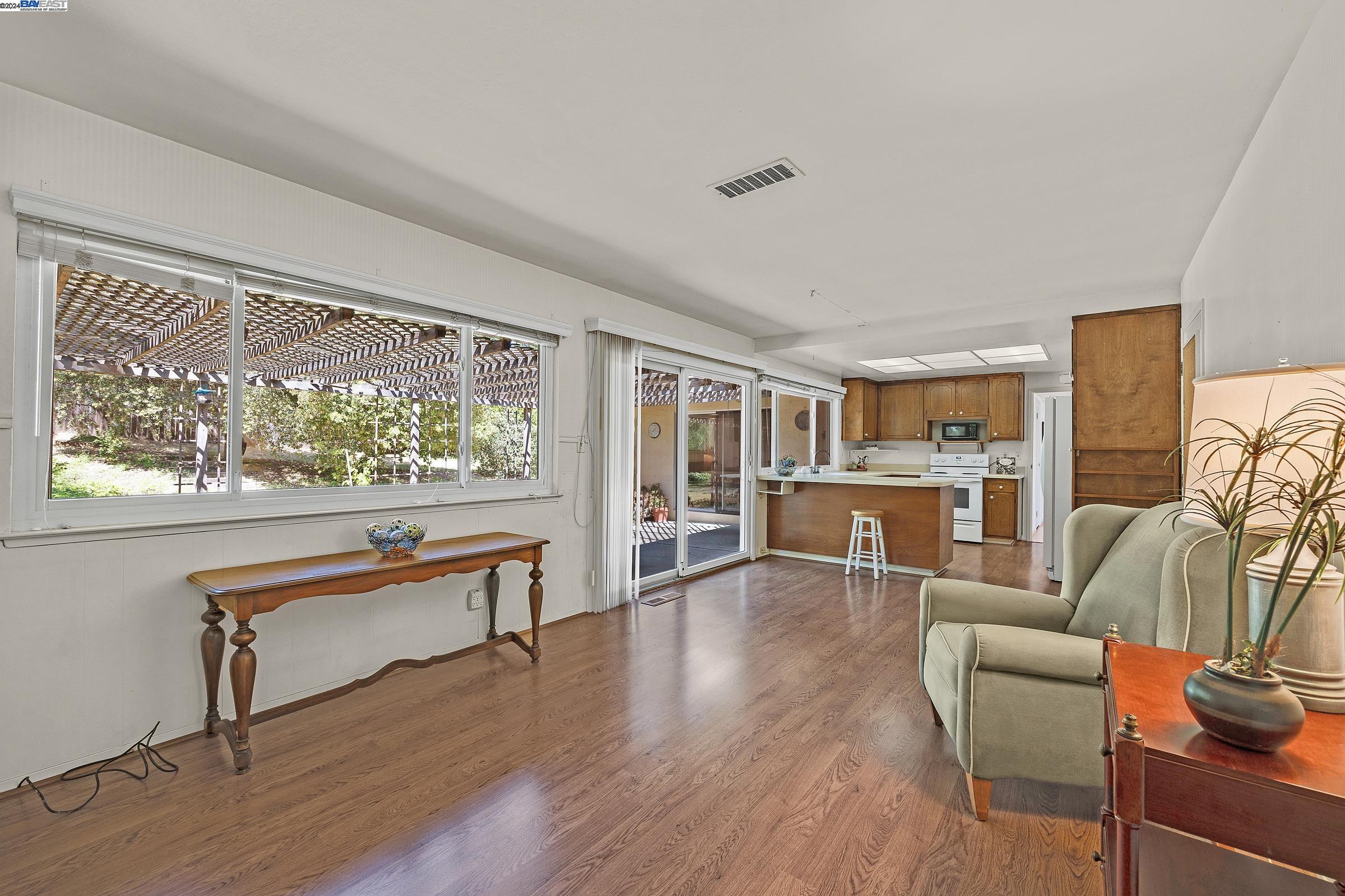 Detail Gallery Image 15 of 33 For 2857 Trotter Way, Walnut Creek,  CA 94596 - 3 Beds | 2 Baths