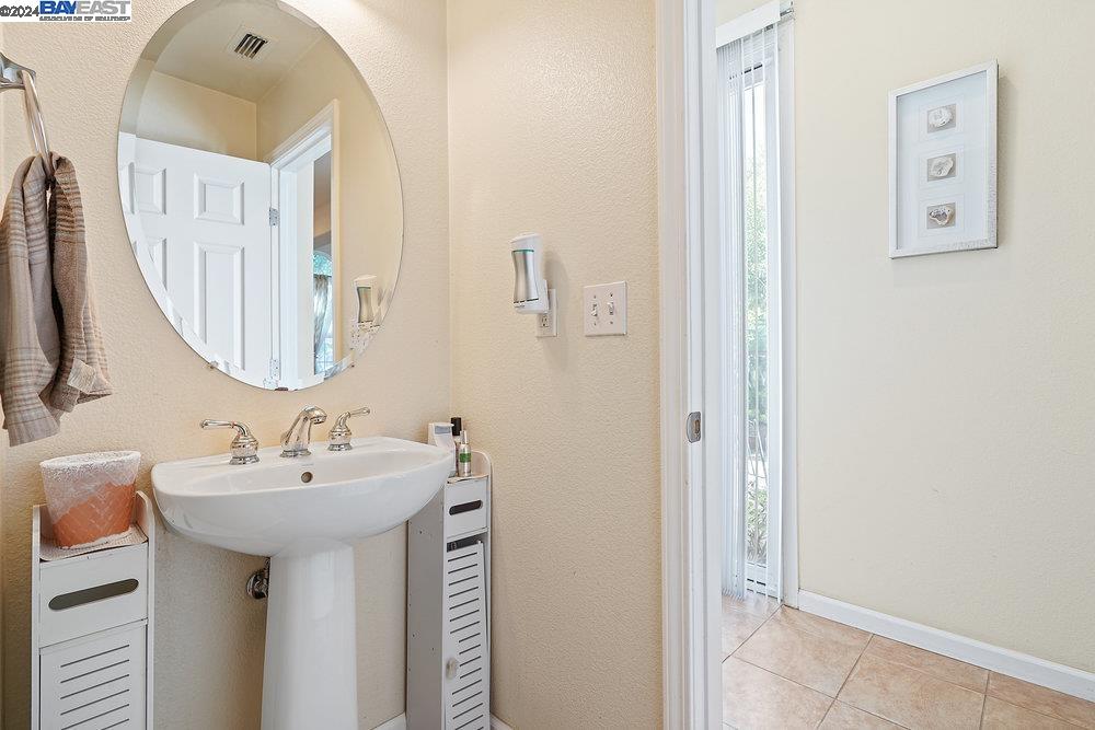 Detail Gallery Image 13 of 47 For 110 W Amistad Ln, Mountain House,  CA 95391 - 4 Beds | 2/1 Baths