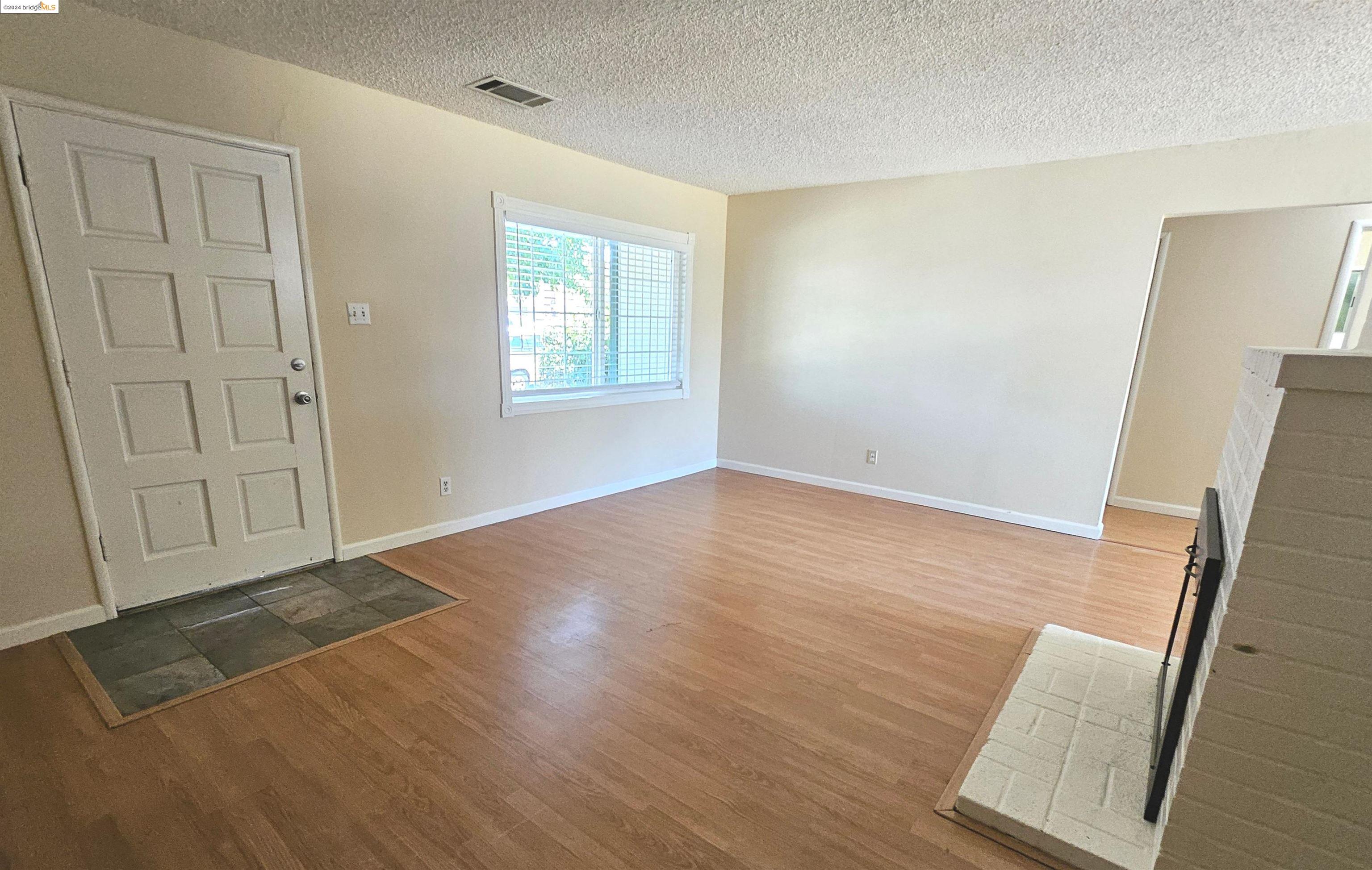 Detail Gallery Image 5 of 37 For 2740 Capistrano St, Antioch,  CA 94509 - 2 Beds | 1 Baths