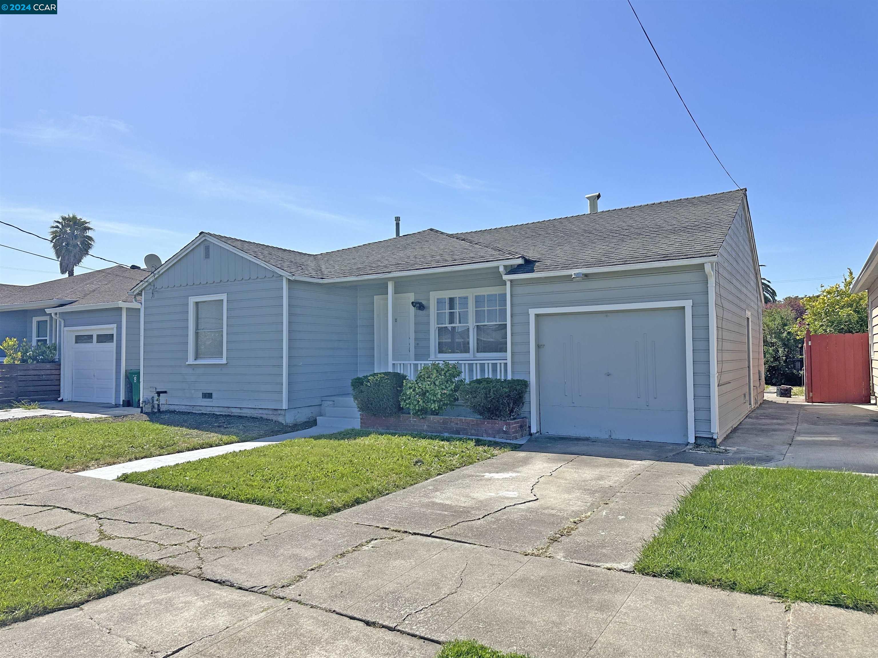 Detail Gallery Image 2 of 21 For 1742 Rheem Ave, Richmond,  CA 94801-2451 - 2 Beds | 1 Baths