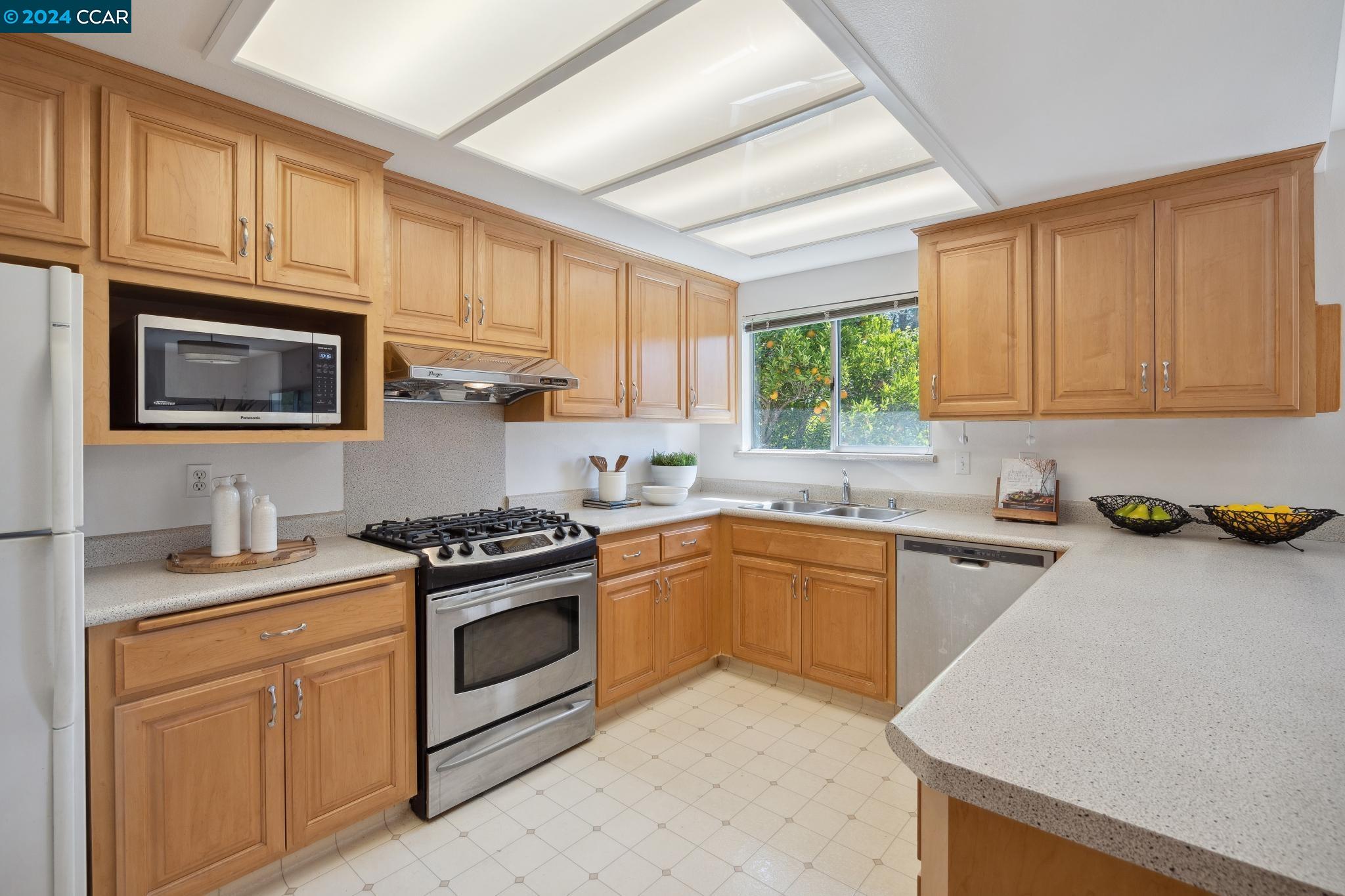 Detail Gallery Image 12 of 48 For 4206 Forest Glen Pl, Castro Valley,  CA 94546 - 3 Beds | 2 Baths