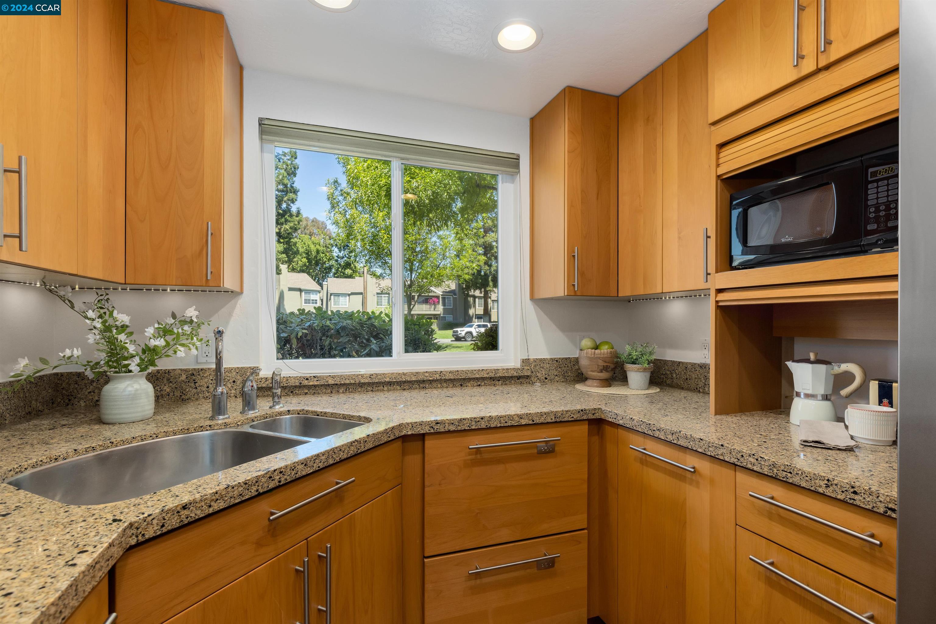 Detail Gallery Image 14 of 32 For 125 Glenbridge Ct, Pleasant Hill,  CA 94523 - 3 Beds | 2/1 Baths
