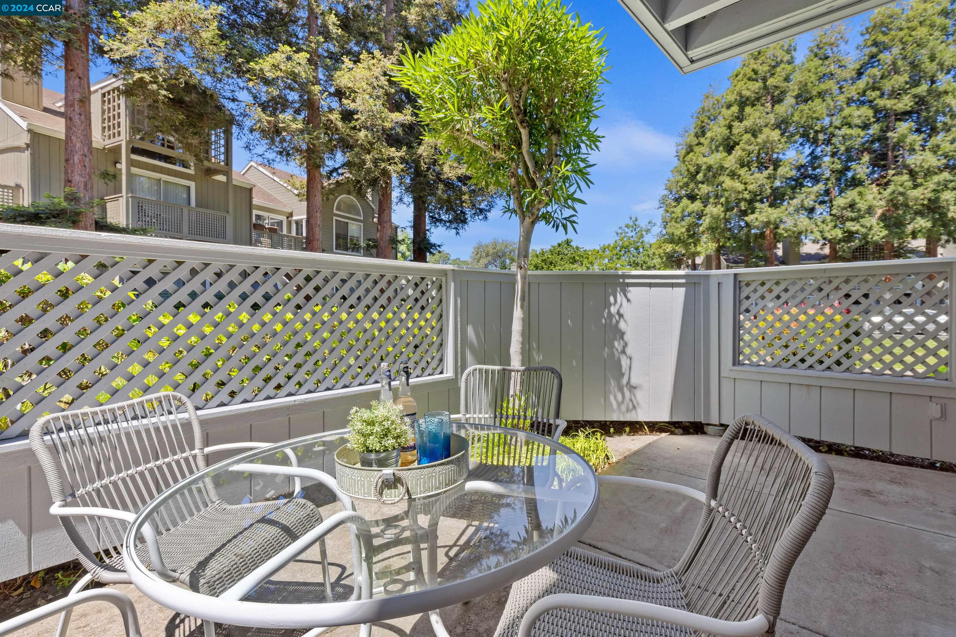Detail Gallery Image 10 of 32 For 125 Glenbridge Ct, Pleasant Hill,  CA 94523 - 3 Beds | 2/1 Baths