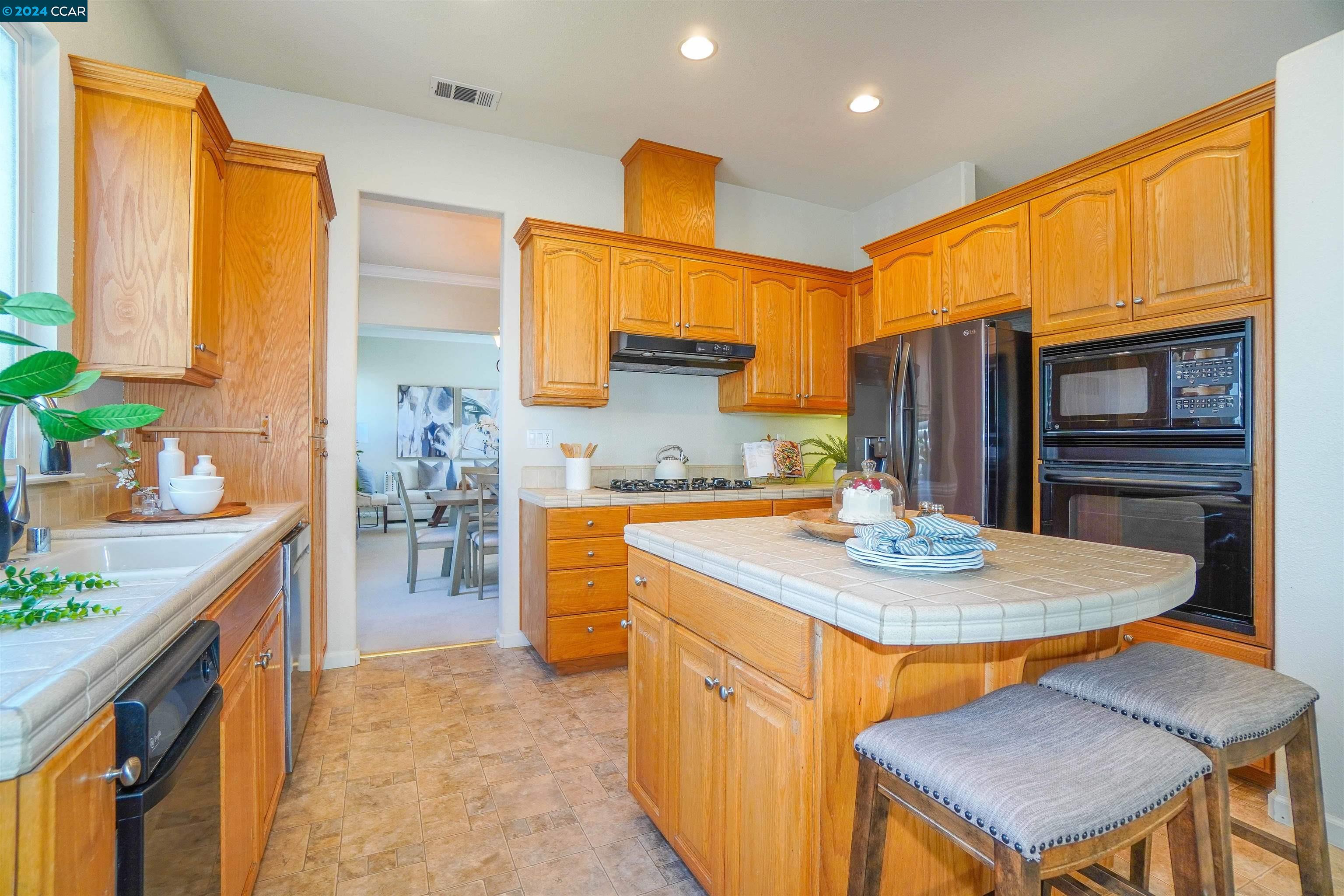 Detail Gallery Image 15 of 33 For 4850 Greencastle Way, Antioch,  CA 94531 - 3 Beds | 2 Baths