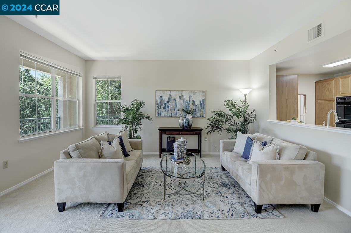 Photo #2: 41059532 Listing 