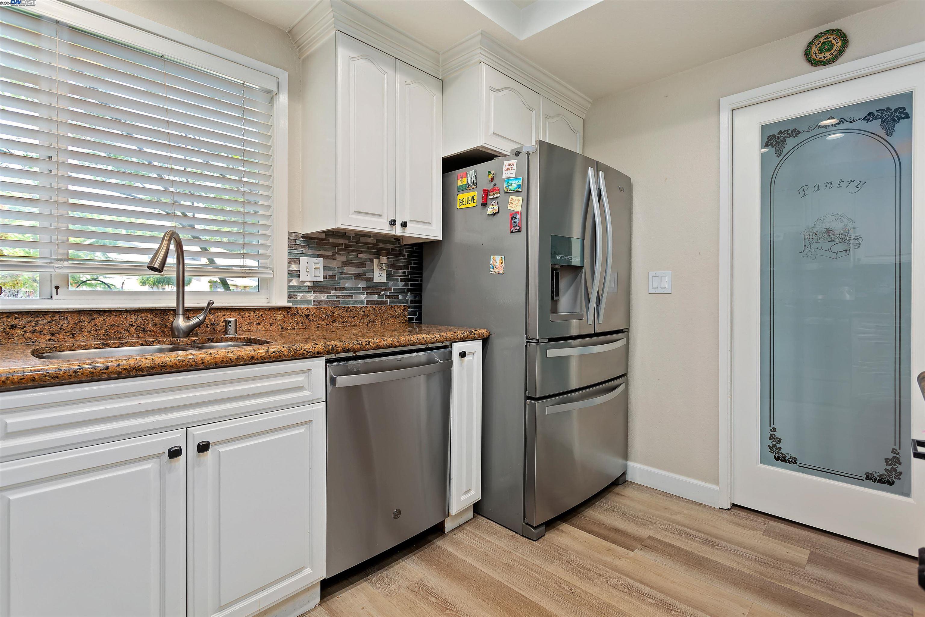 Detail Gallery Image 14 of 27 For 245 Riverwood Circle, Martinez,  CA 94553 - 4 Beds | 2 Baths