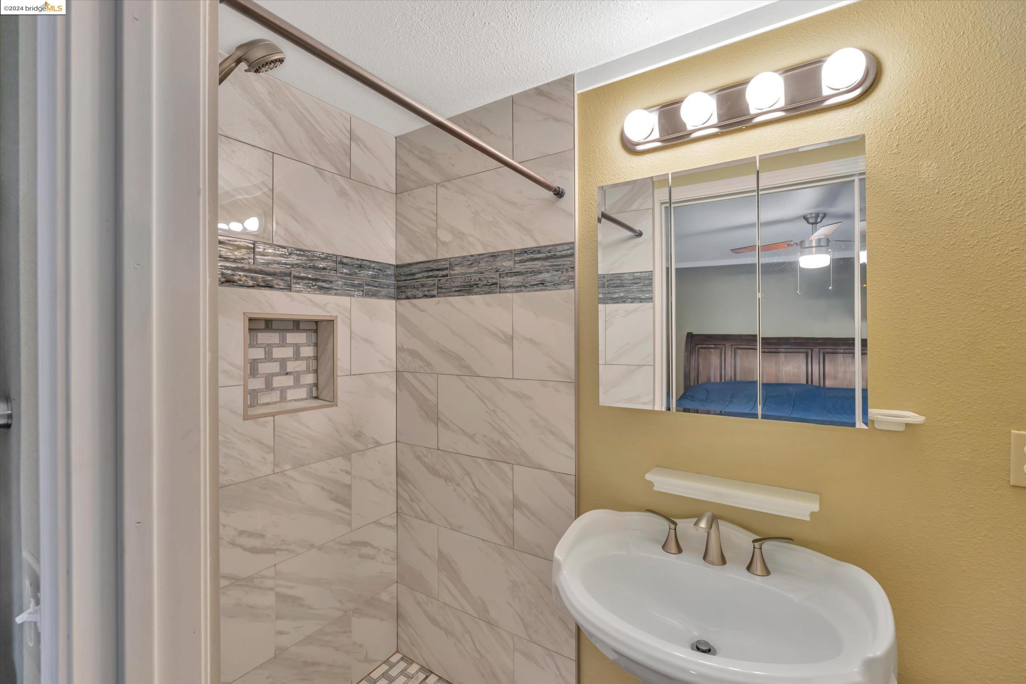 Detail Gallery Image 7 of 7 For 8200 Jantzen Rd #115,  Modesto,  CA 95357 - 2 Beds | 2 Baths