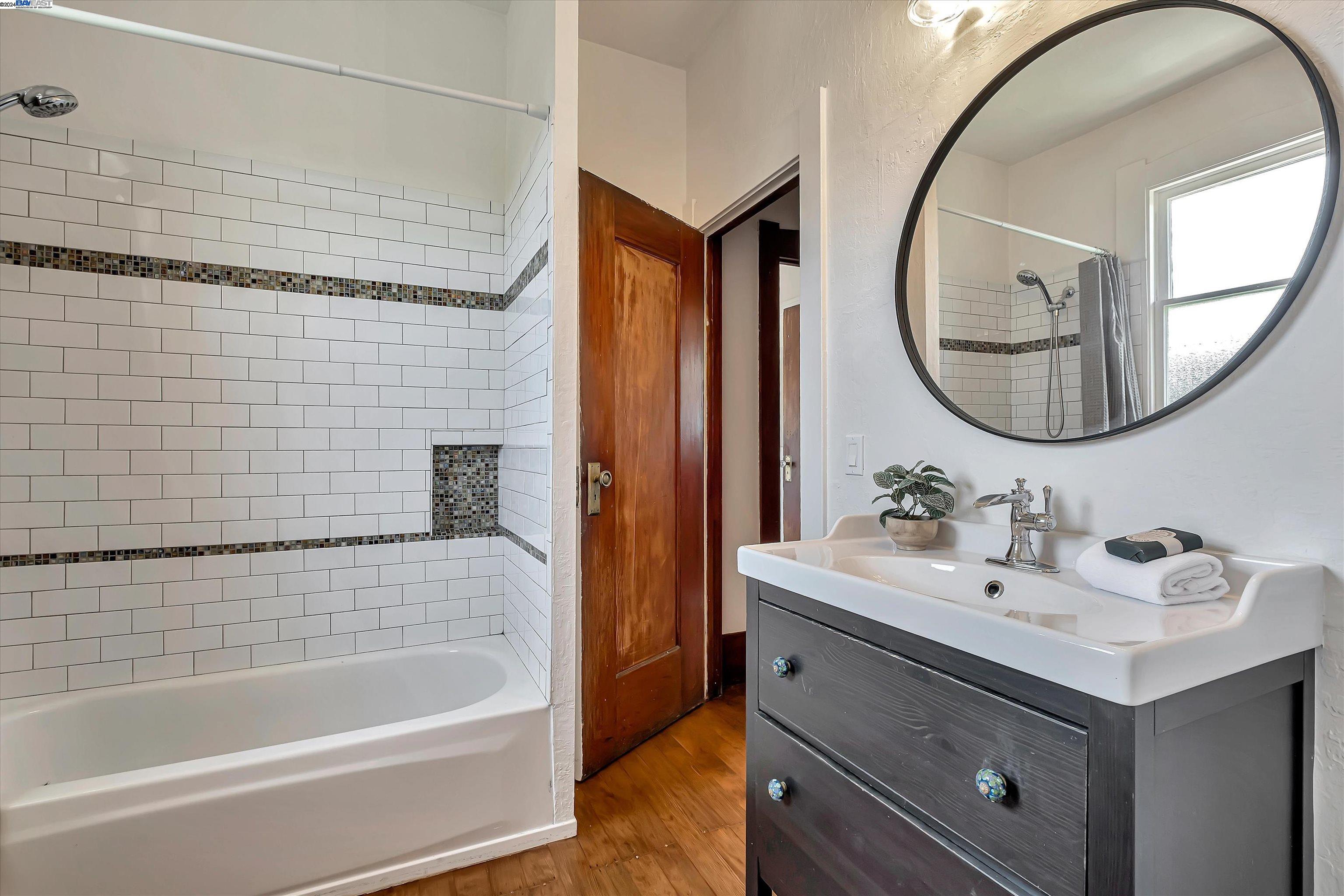 Detail Gallery Image 22 of 60 For 1257 Macarthur Blvd, Oakland,  CA 94610 - 3 Beds | 1 Baths