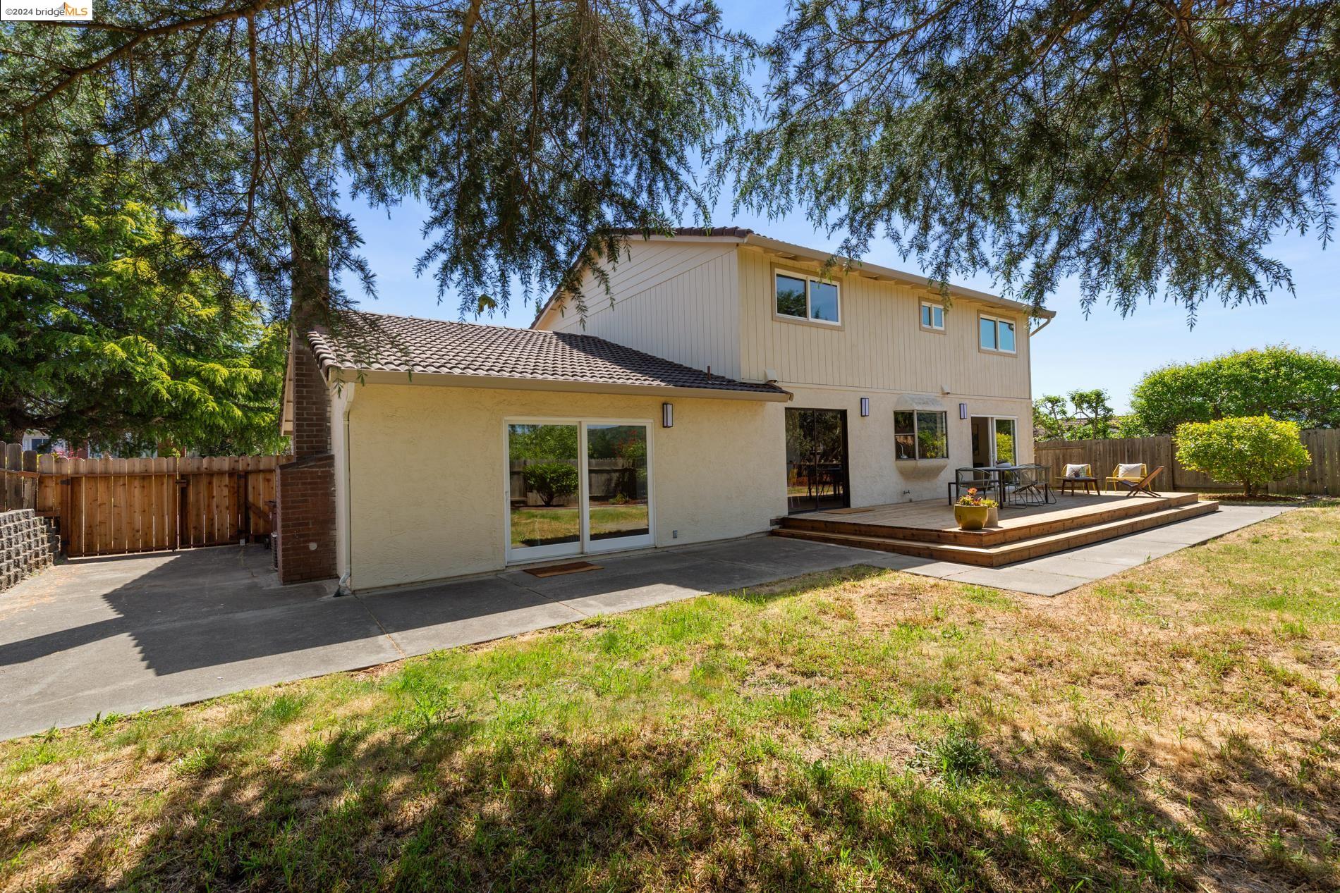Detail Gallery Image 3 of 41 For 5748 Amend Rd, El Sobrante,  CA 94803 - 4 Beds | 2/1 Baths