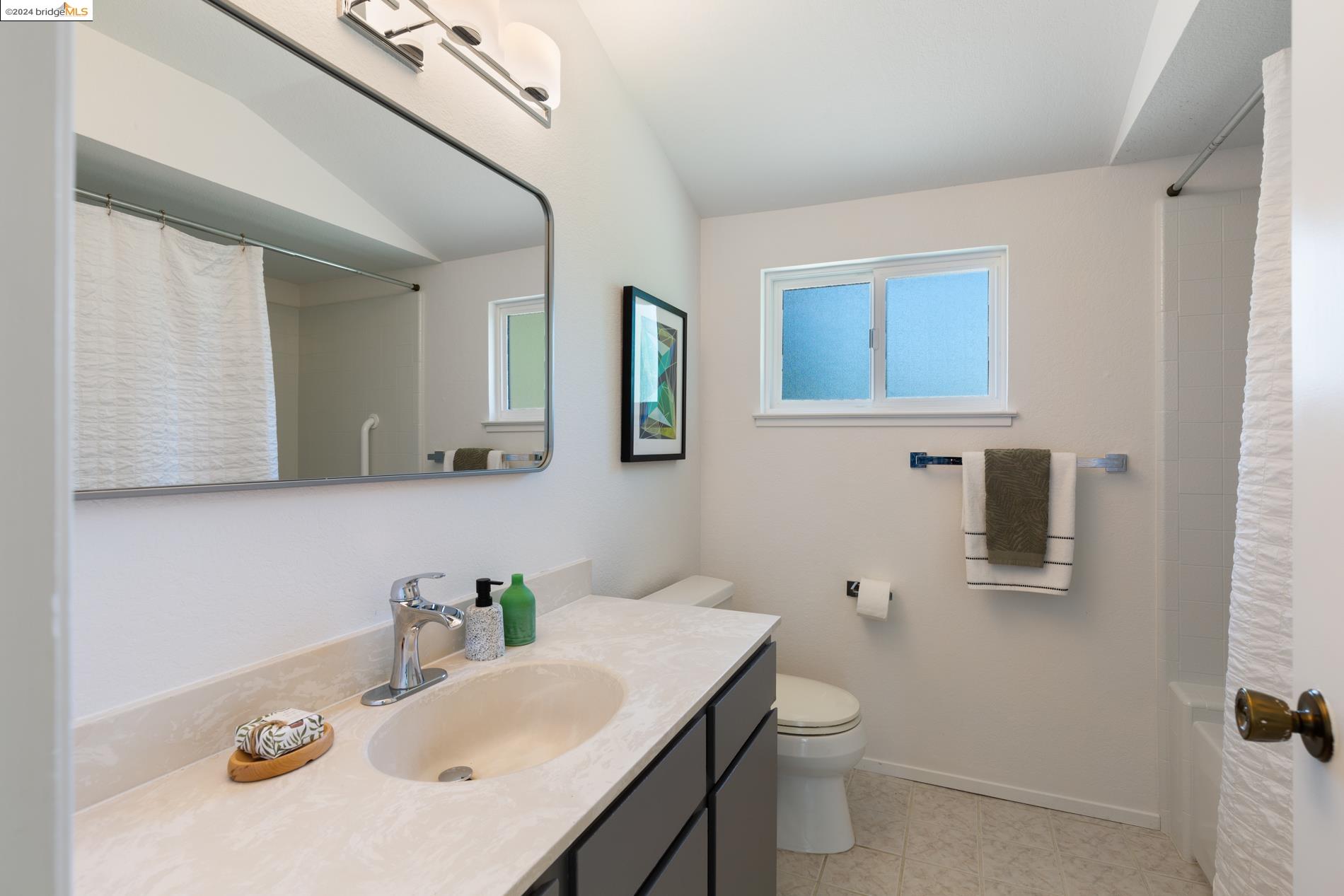 Detail Gallery Image 25 of 41 For 5748 Amend Rd, El Sobrante,  CA 94803 - 4 Beds | 2/1 Baths