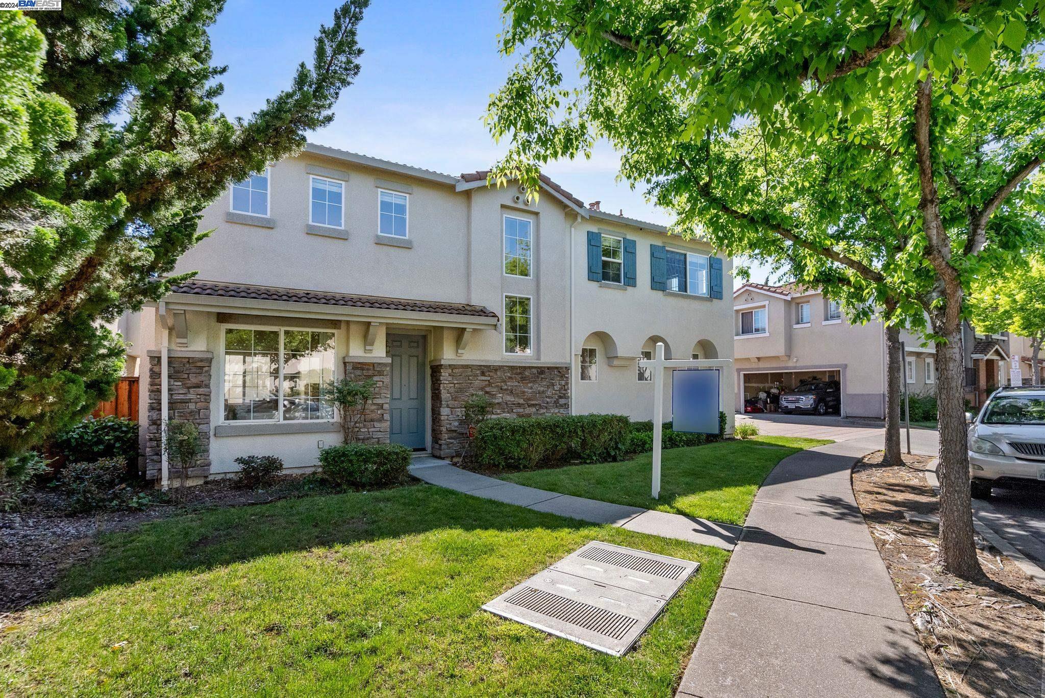 Detail Gallery Image 2 of 43 For 347 Accolade Dr, San Leandro,  CA 94577 - 4 Beds | 2/1 Baths