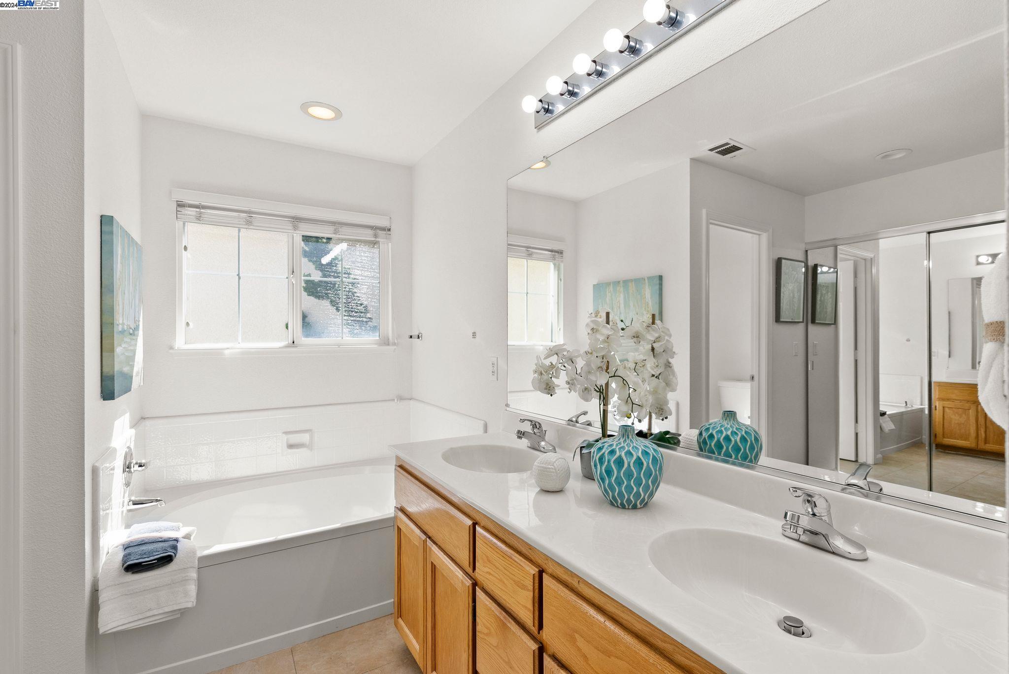 Detail Gallery Image 26 of 43 For 347 Accolade Dr, San Leandro,  CA 94577 - 4 Beds | 2/1 Baths