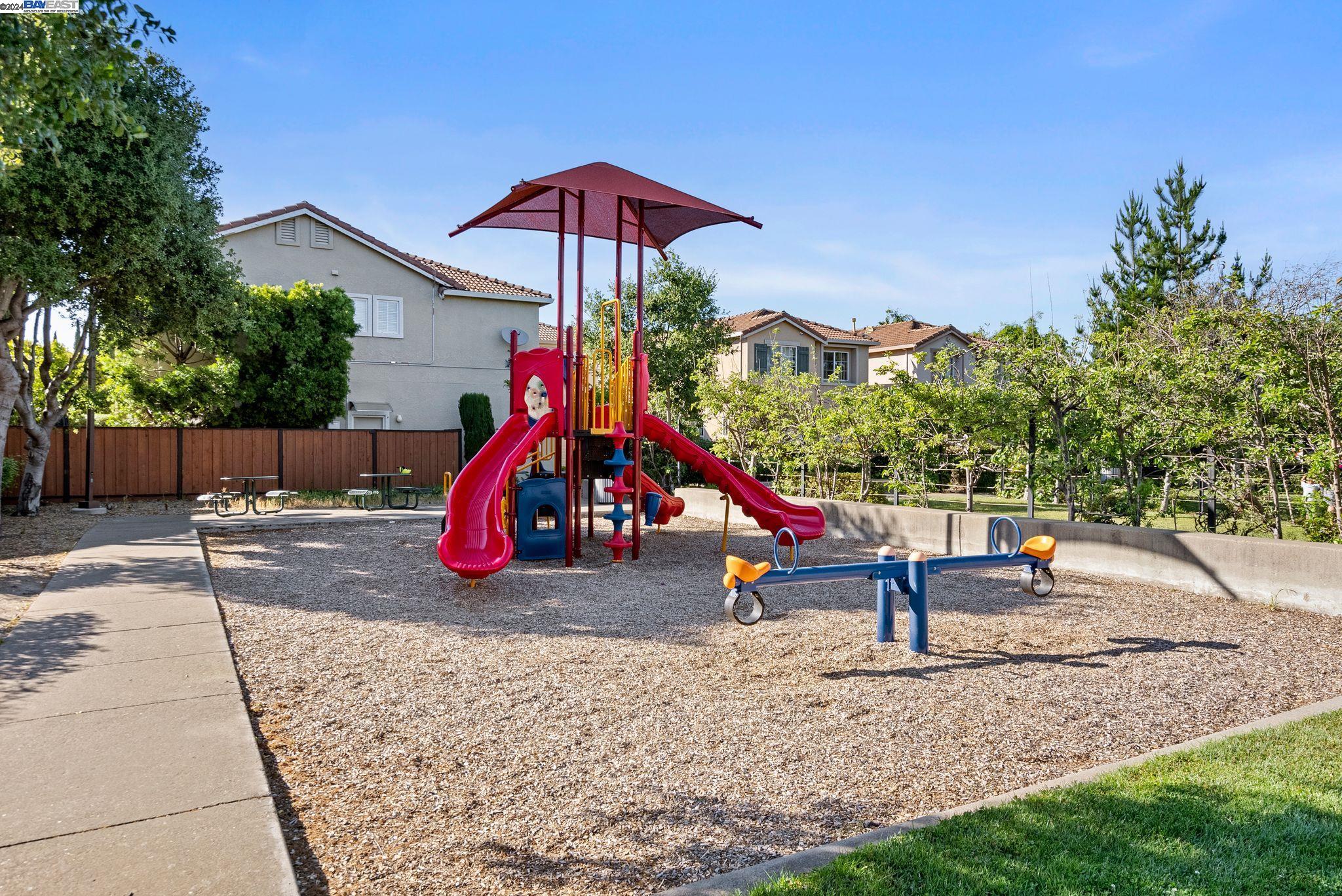 Detail Gallery Image 32 of 43 For 347 Accolade Dr, San Leandro,  CA 94577 - 4 Beds | 2/1 Baths