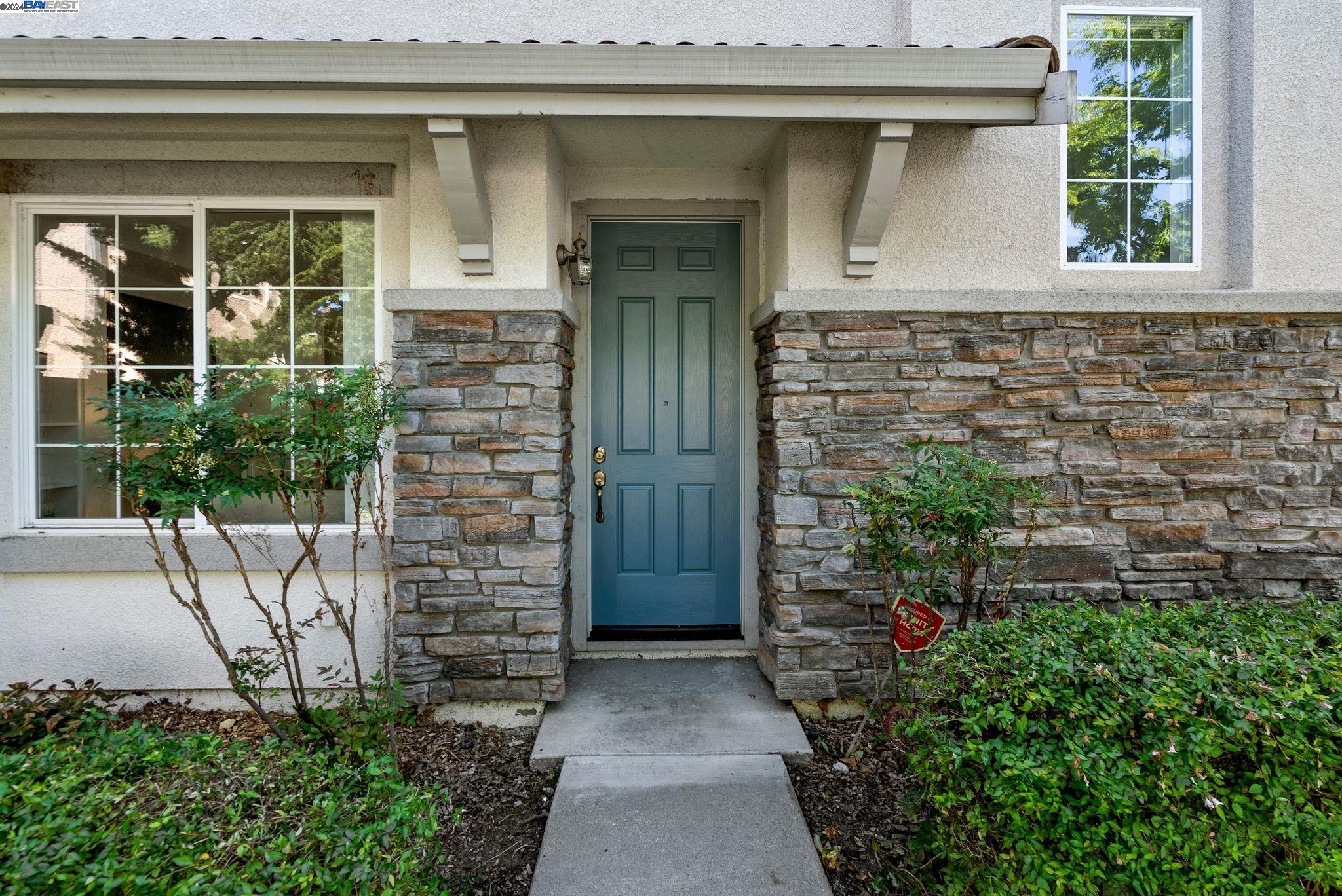 Detail Gallery Image 5 of 43 For 347 Accolade Dr, San Leandro,  CA 94577 - 4 Beds | 2/1 Baths