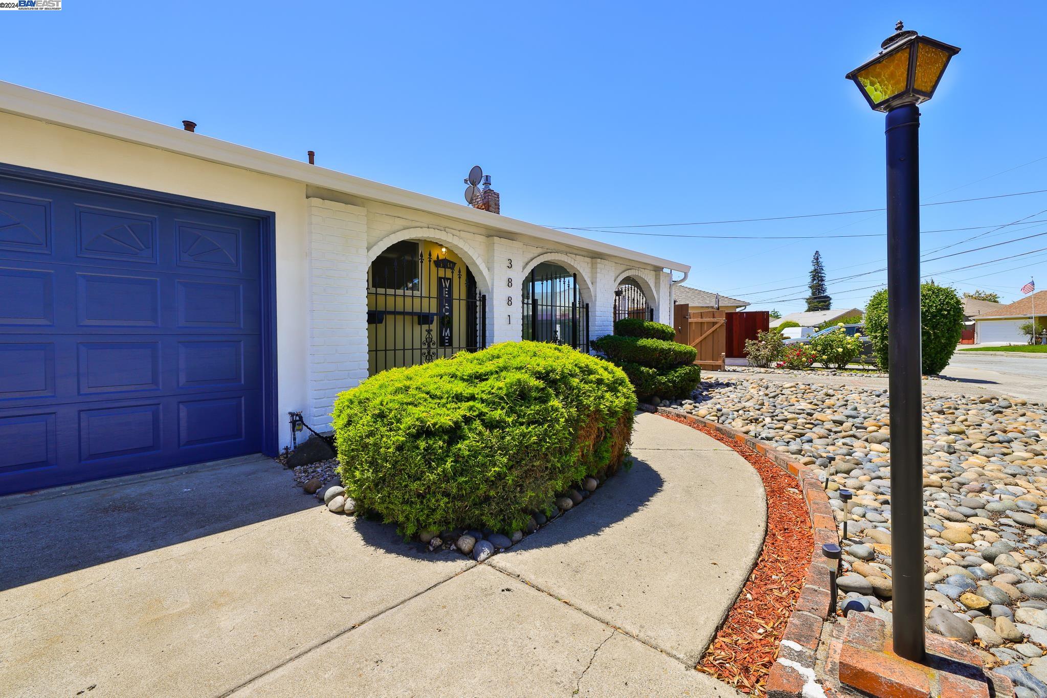 Detail Gallery Image 4 of 45 For 3881 Carmel Way, San Leandro,  CA 94578 - 3 Beds | 1 Baths