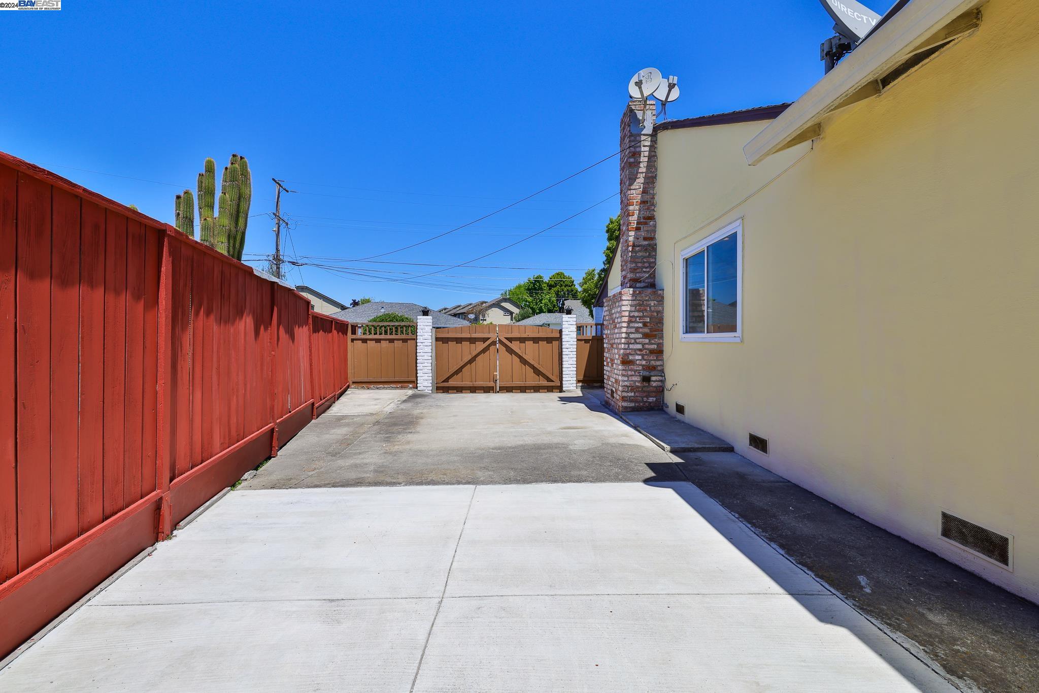 Detail Gallery Image 34 of 45 For 3881 Carmel Way, San Leandro,  CA 94578 - 3 Beds | 1 Baths