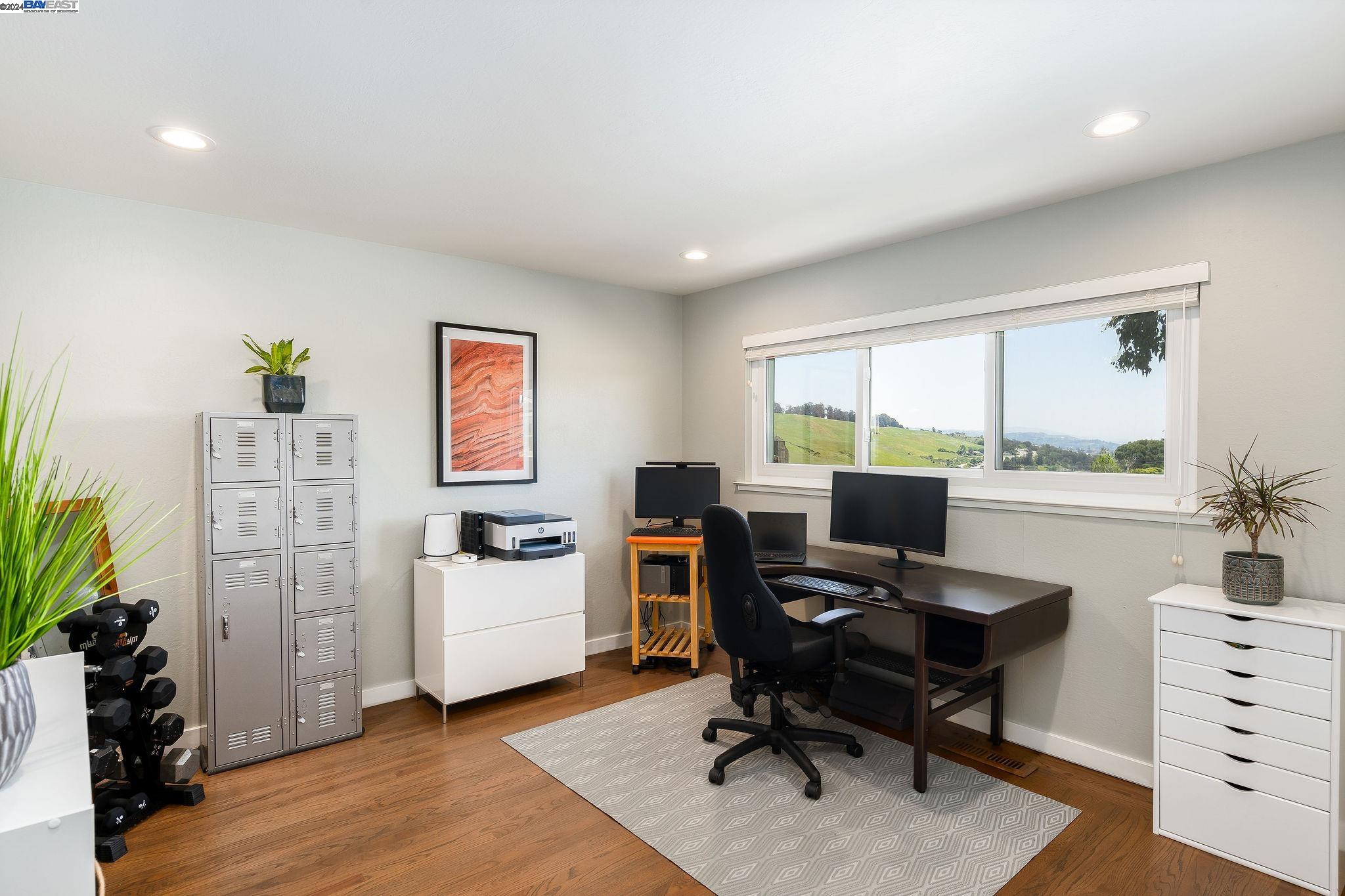Detail Gallery Image 27 of 49 For 2372 Longview Dr, San Leandro,  CA 94577 - 3 Beds | 2/1 Baths