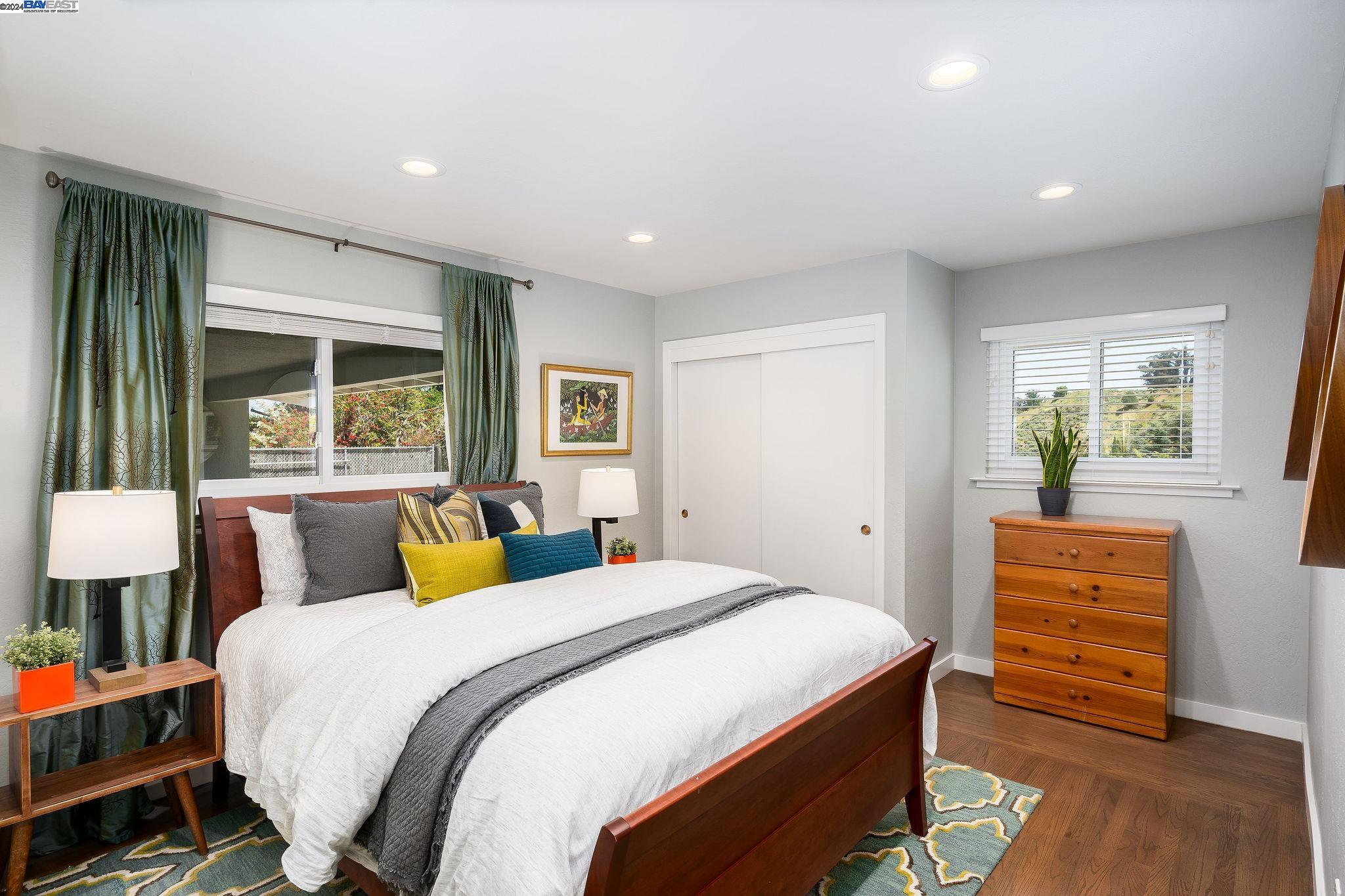 Detail Gallery Image 28 of 49 For 2372 Longview Dr, San Leandro,  CA 94577 - 3 Beds | 2/1 Baths