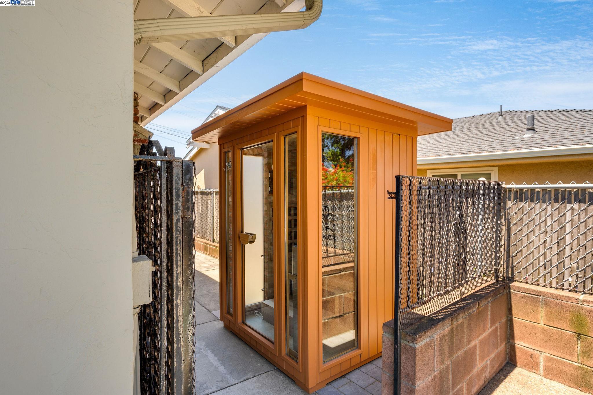Detail Gallery Image 44 of 49 For 2372 Longview Dr, San Leandro,  CA 94577 - 3 Beds | 2/1 Baths