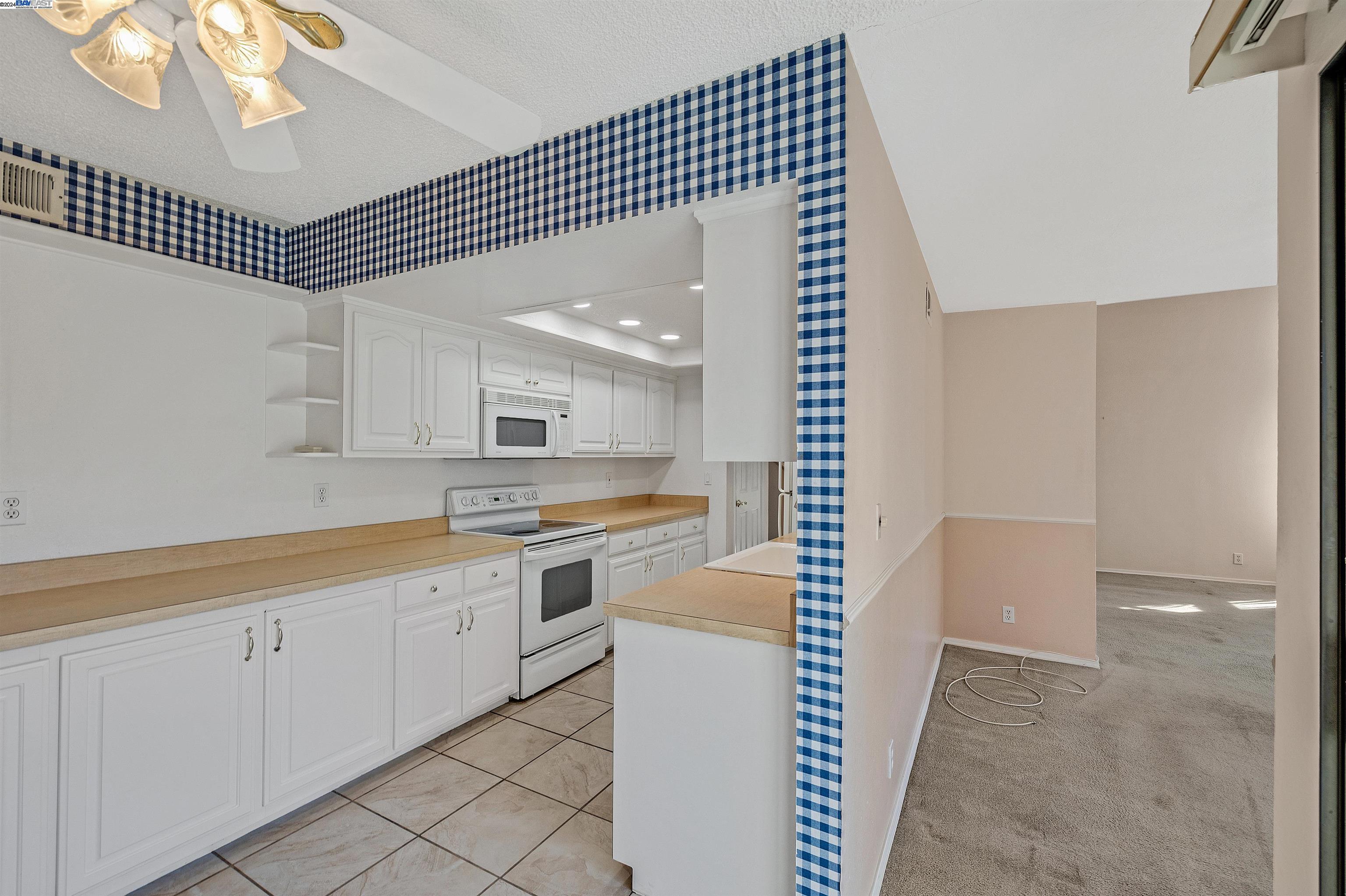 Detail Gallery Image 21 of 39 For 575 Blue Jay Dr, Hayward,  CA 94544 - 3 Beds | 2 Baths