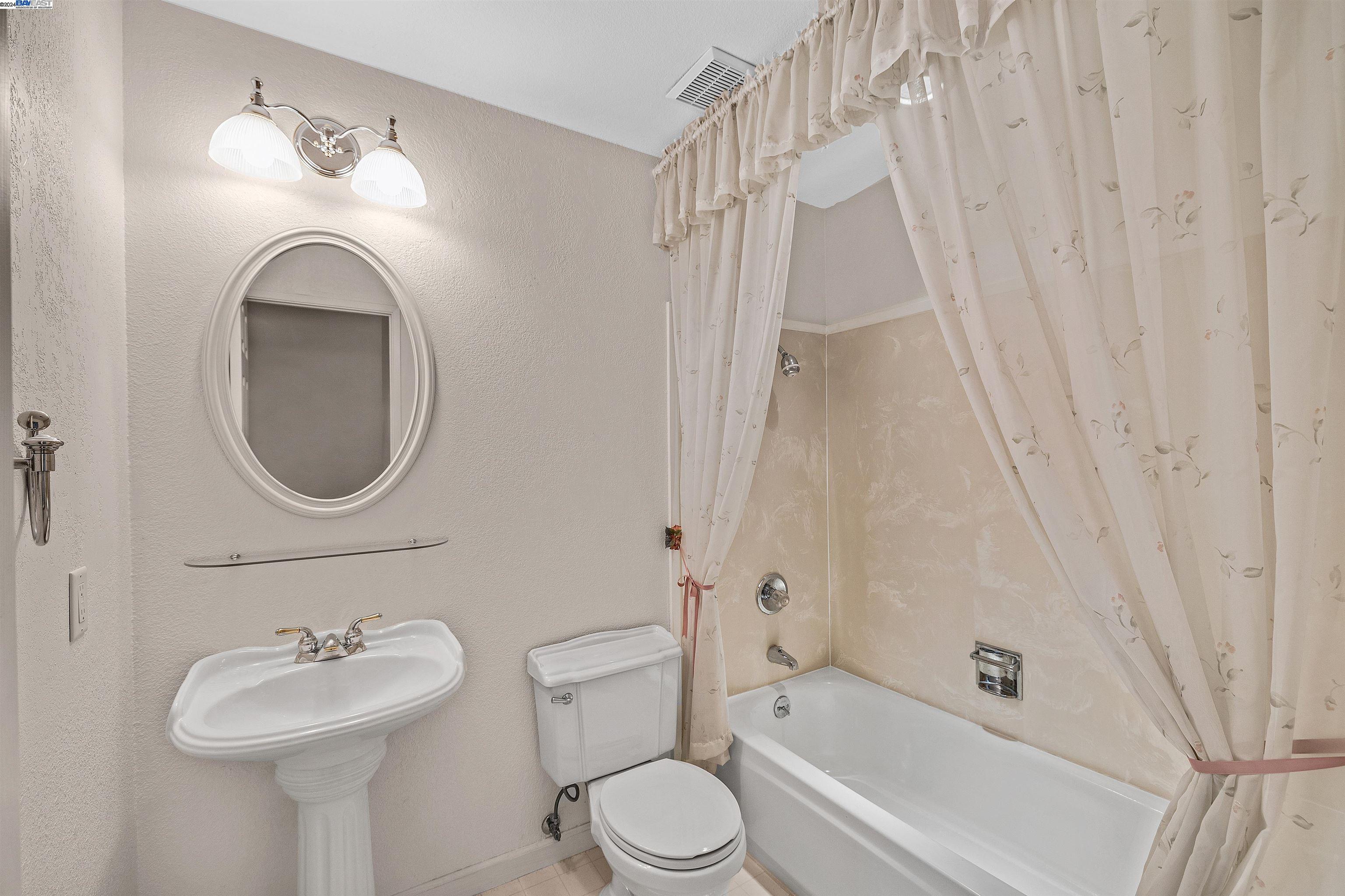 Detail Gallery Image 28 of 39 For 575 Blue Jay Dr, Hayward,  CA 94544 - 3 Beds | 2 Baths