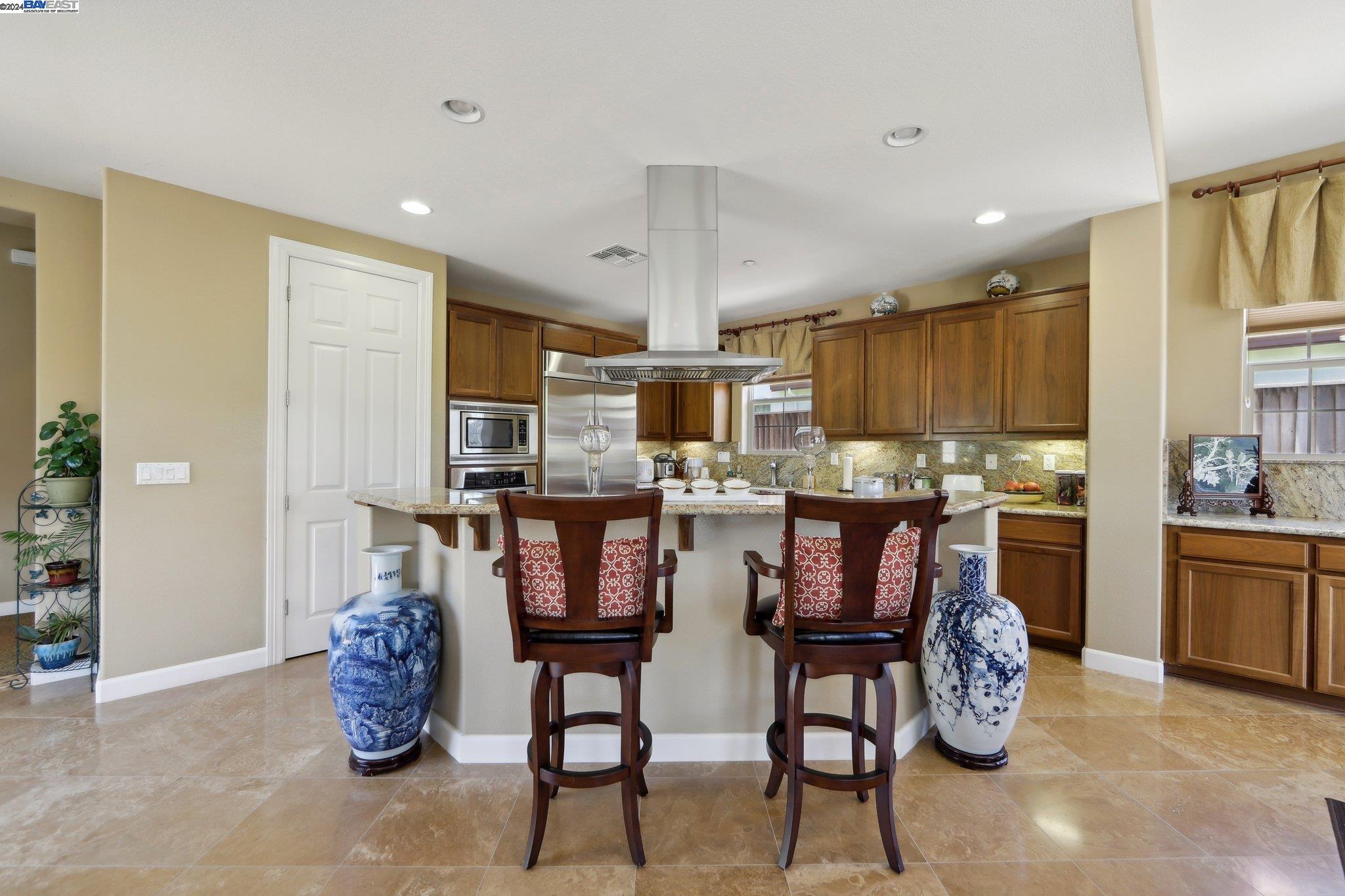 Detail Gallery Image 21 of 60 For 7613 Ridgeline Dr, Dublin,  CA 94568 - 3 Beds | 3/1 Baths