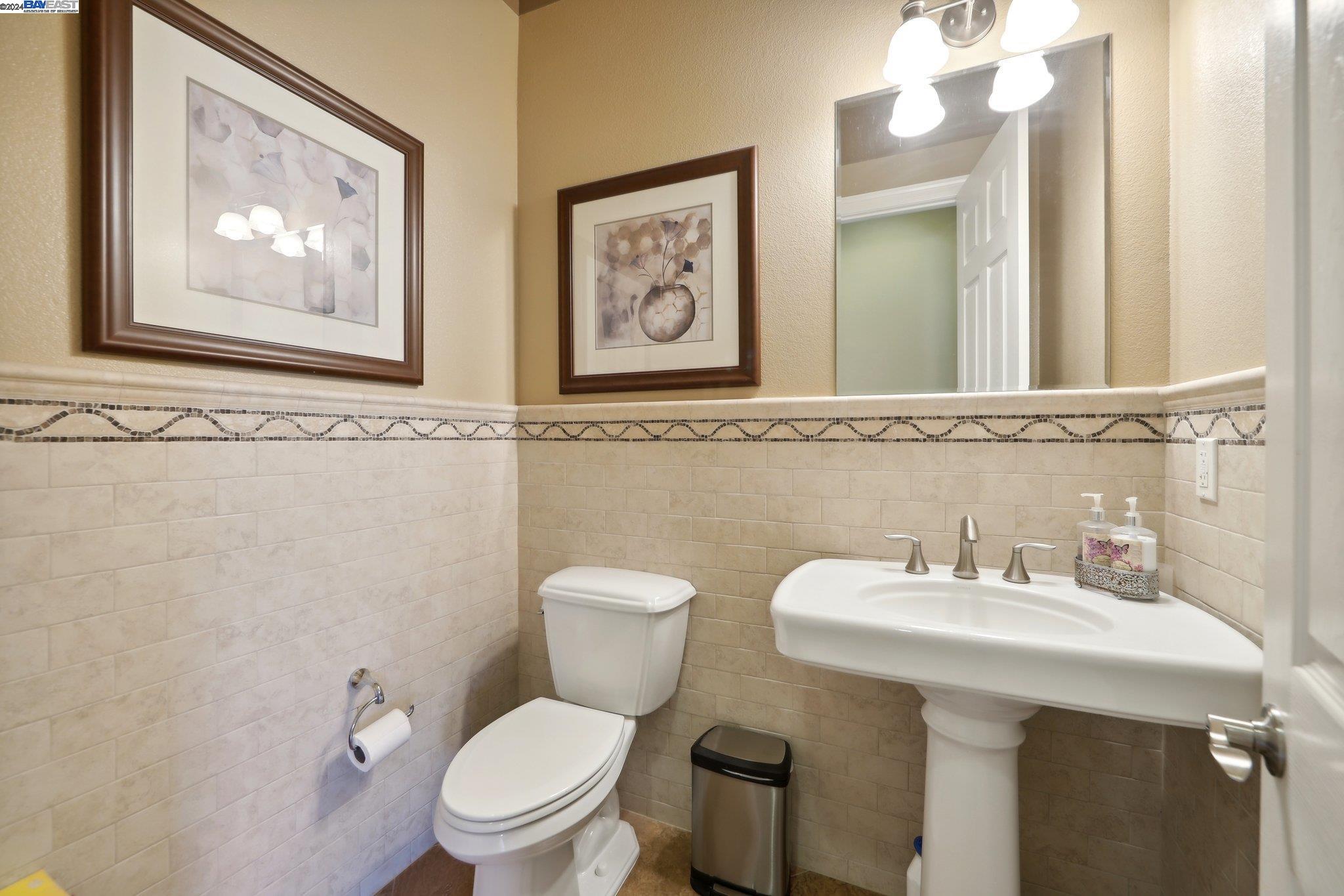 Detail Gallery Image 27 of 60 For 7613 Ridgeline Dr, Dublin,  CA 94568 - 3 Beds | 3/1 Baths