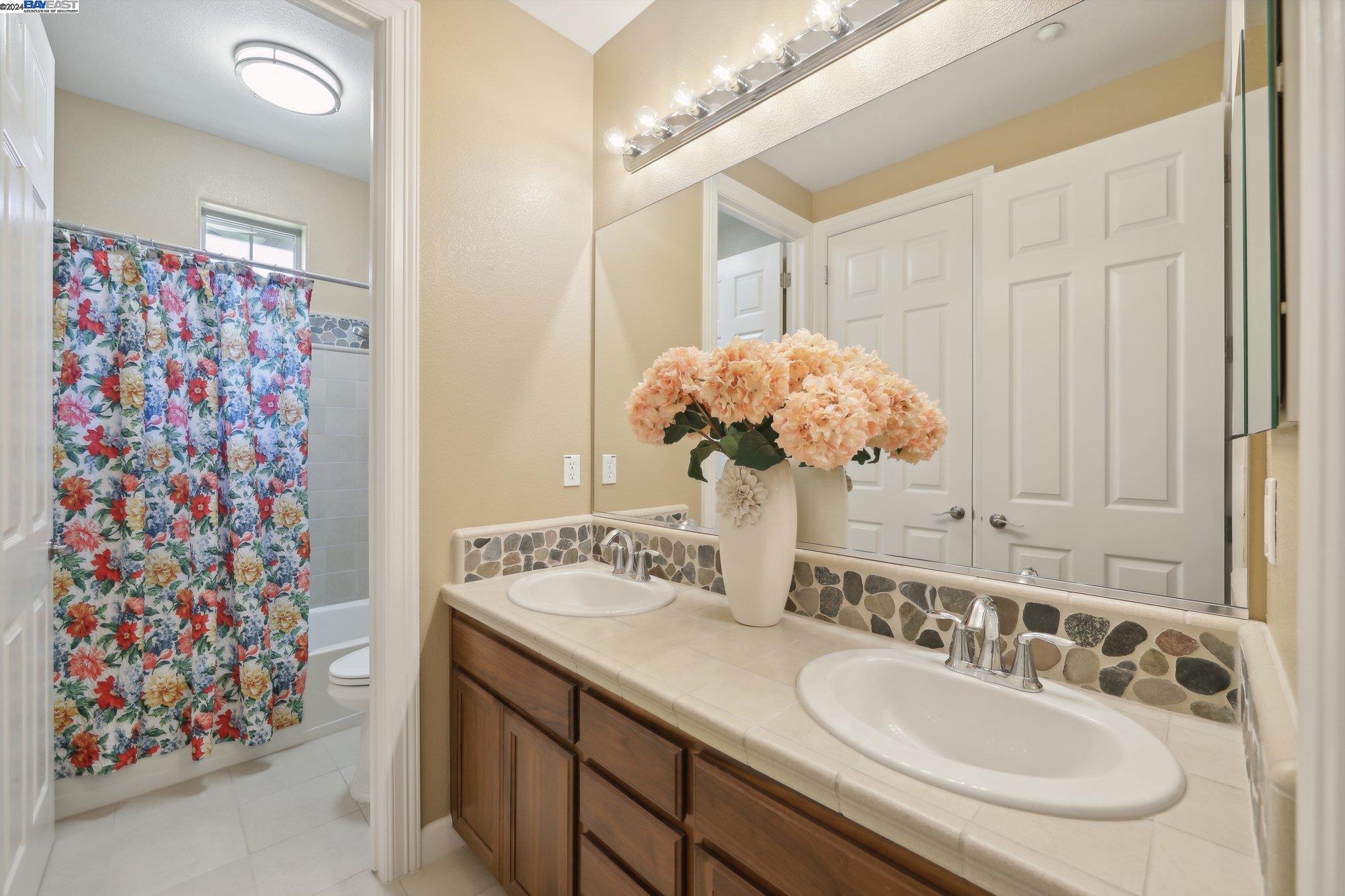 Detail Gallery Image 44 of 60 For 7613 Ridgeline Dr, Dublin,  CA 94568 - 3 Beds | 3/1 Baths