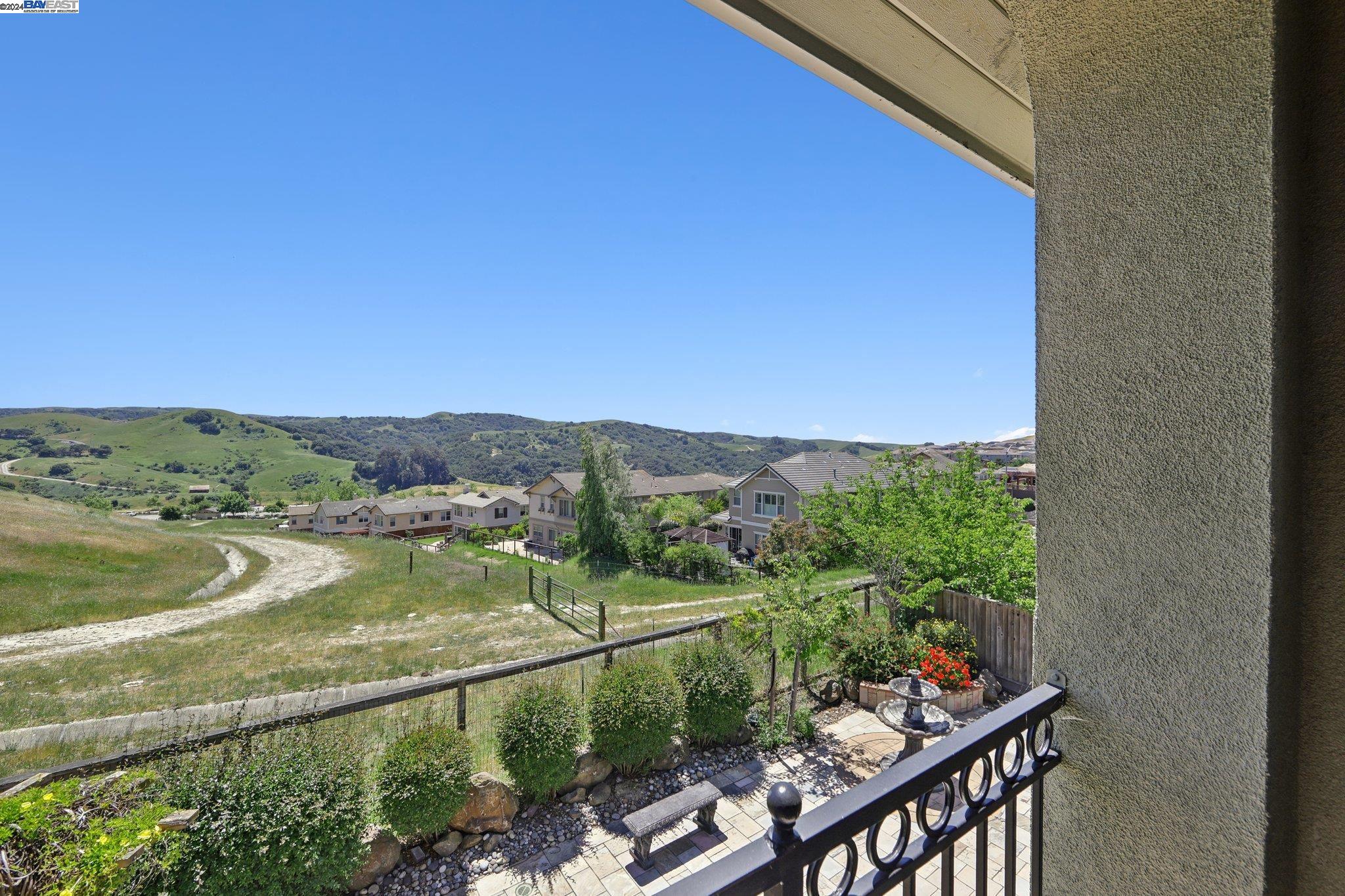 Detail Gallery Image 47 of 60 For 7613 Ridgeline Dr, Dublin,  CA 94568 - 3 Beds | 3/1 Baths