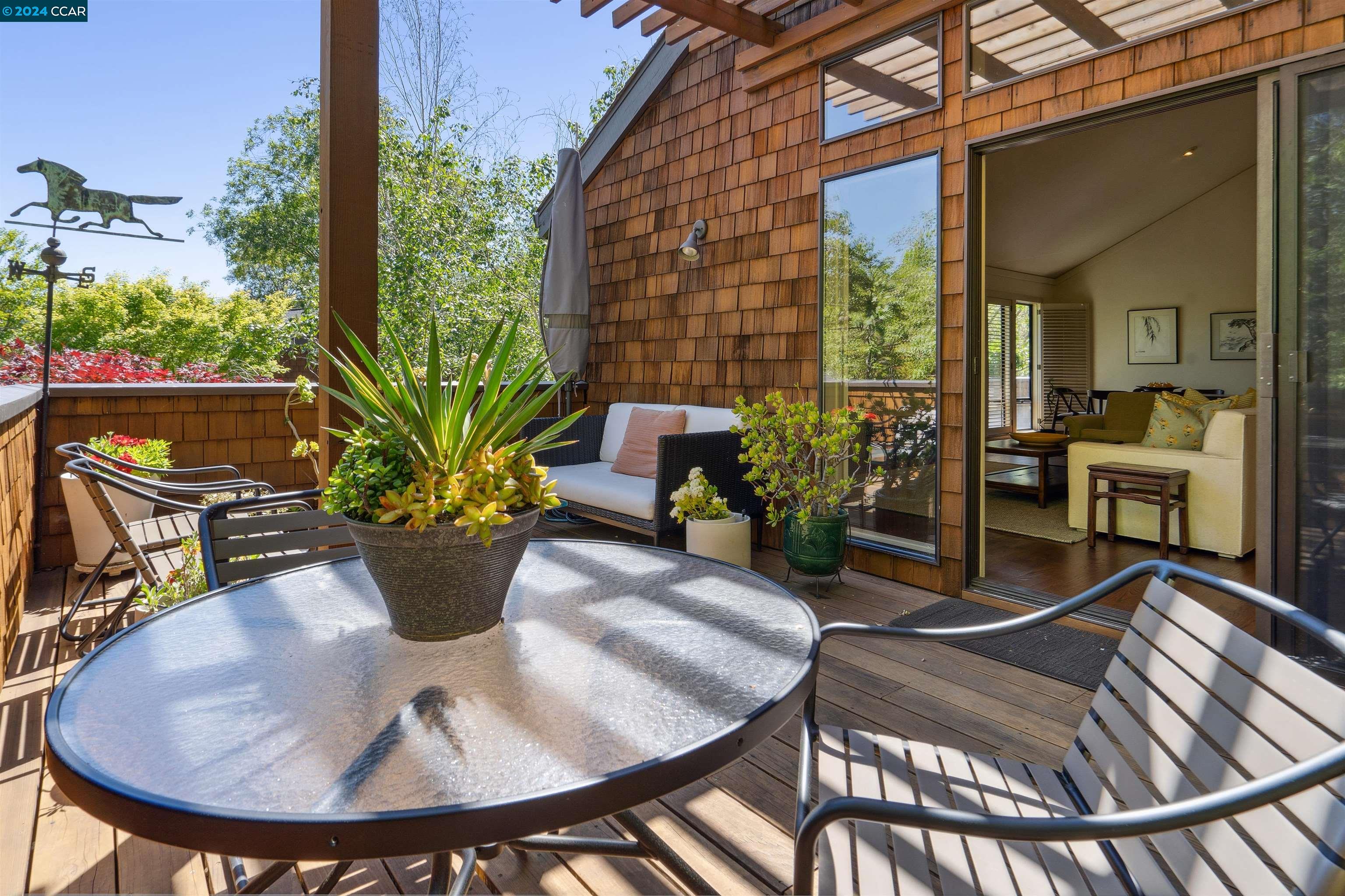 Detail Gallery Image 26 of 39 For 319 Village View Court, Orinda,  CA 94563 - 2 Beds | 2/1 Baths