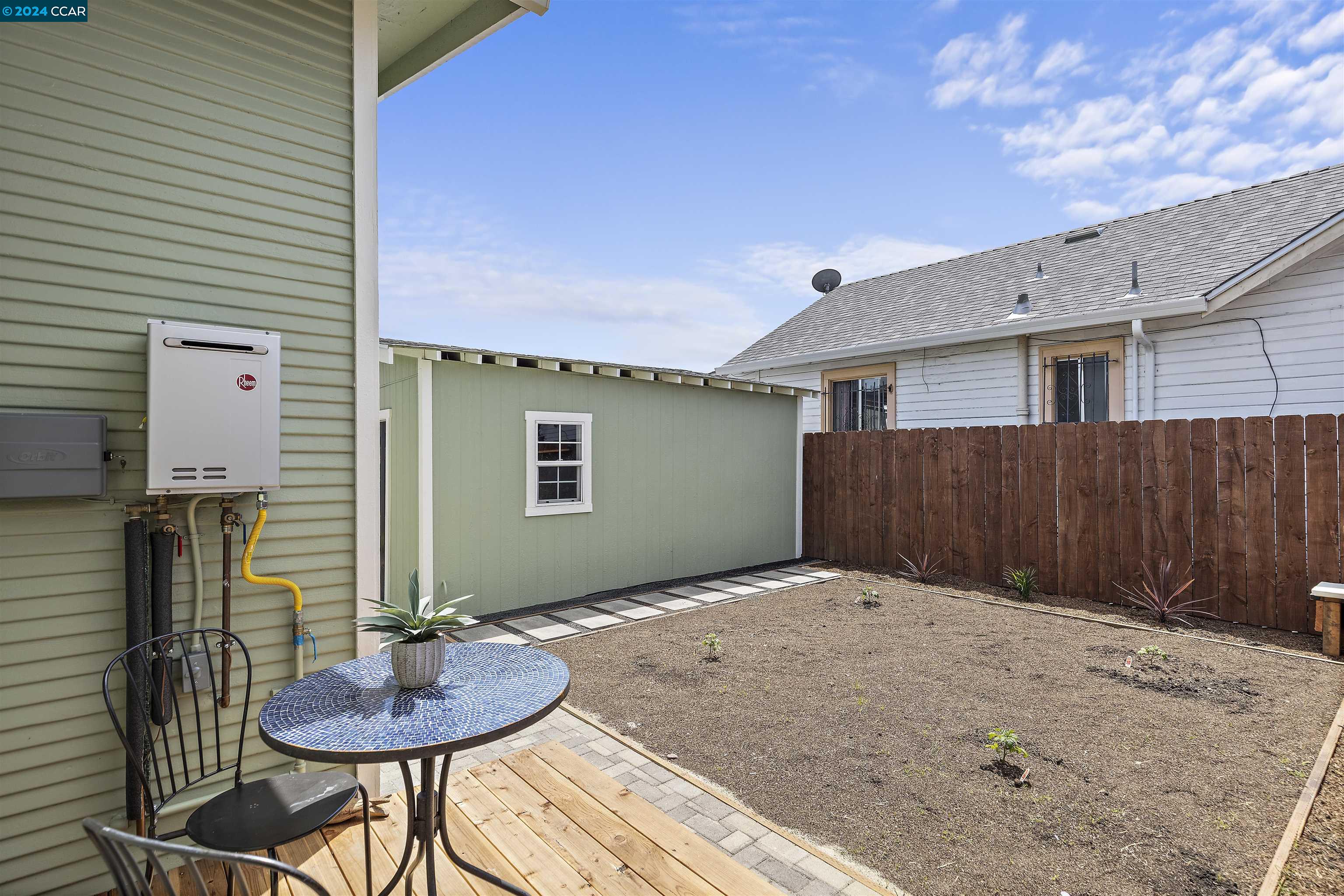 Detail Gallery Image 23 of 32 For 7207 Orral St, Oakland,  CA 94621 - 2 Beds | 1 Baths