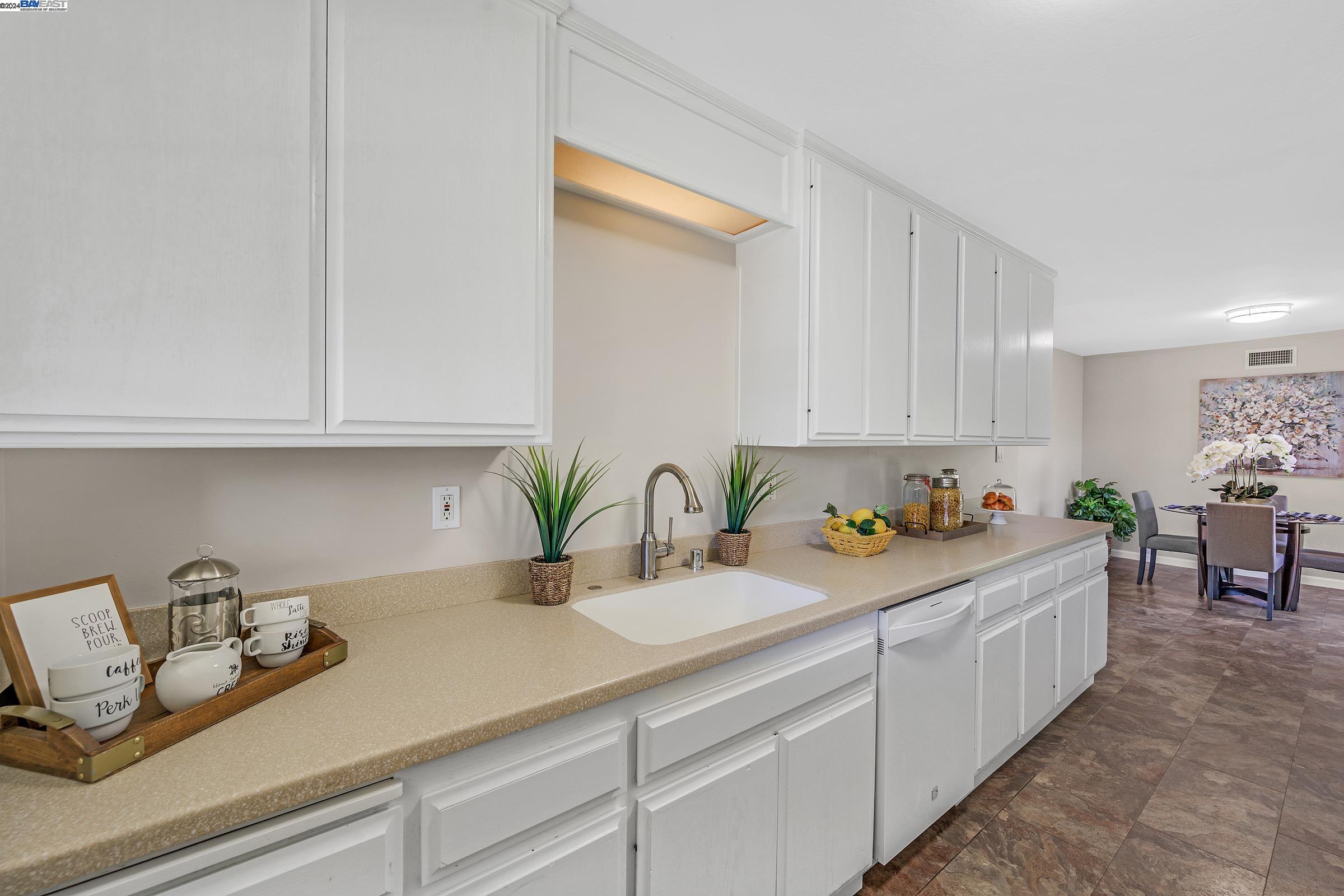 Detail Gallery Image 11 of 24 For 1045 Canton Avenue, Livermore,  CA 94550 - 3 Beds | 2 Baths