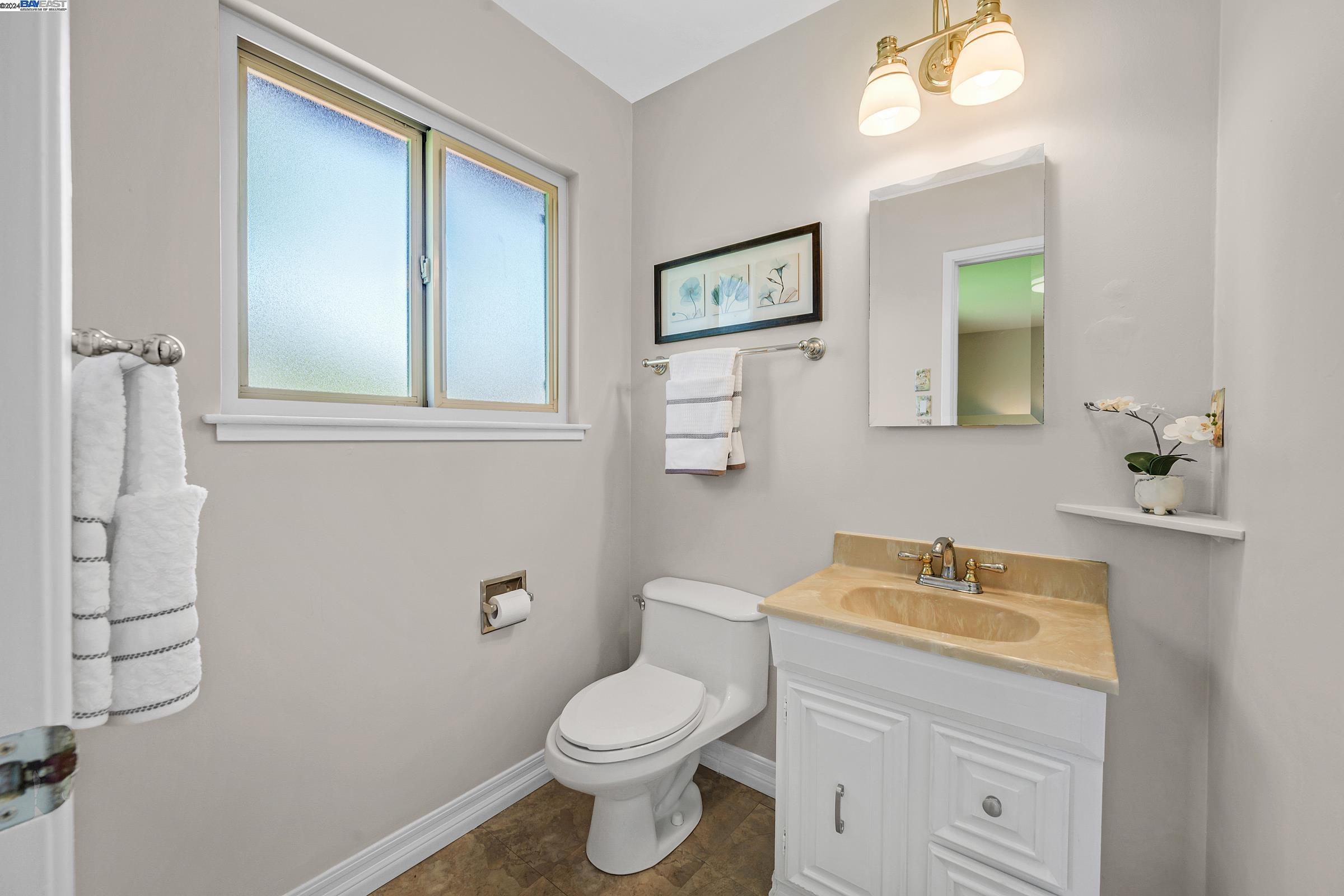 Detail Gallery Image 15 of 24 For 1045 Canton Avenue, Livermore,  CA 94550 - 3 Beds | 2 Baths