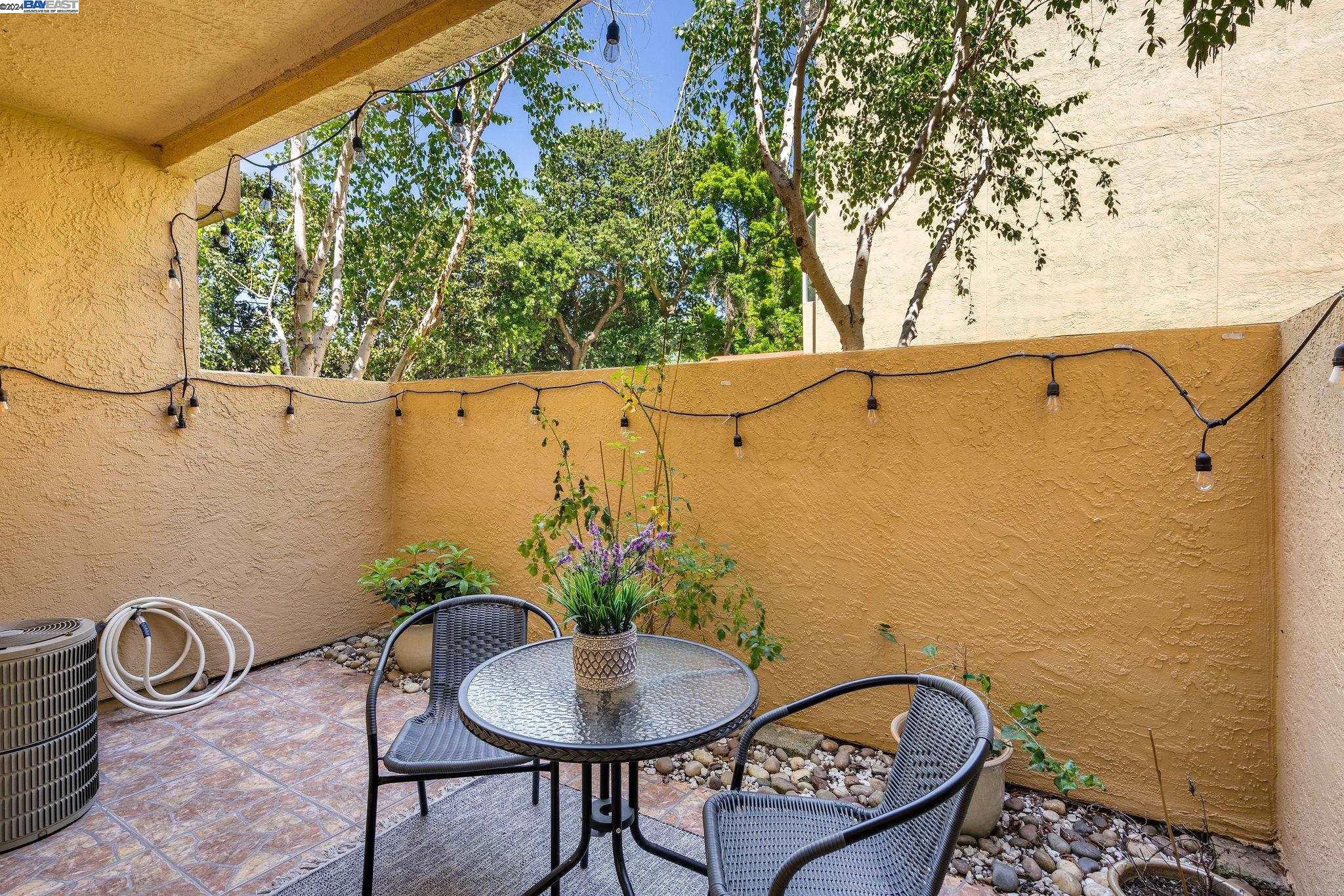Detail Gallery Image 17 of 24 For 1310 Walden Rd #6,  Walnut Creek,  CA 94597 - 2 Beds | 2 Baths