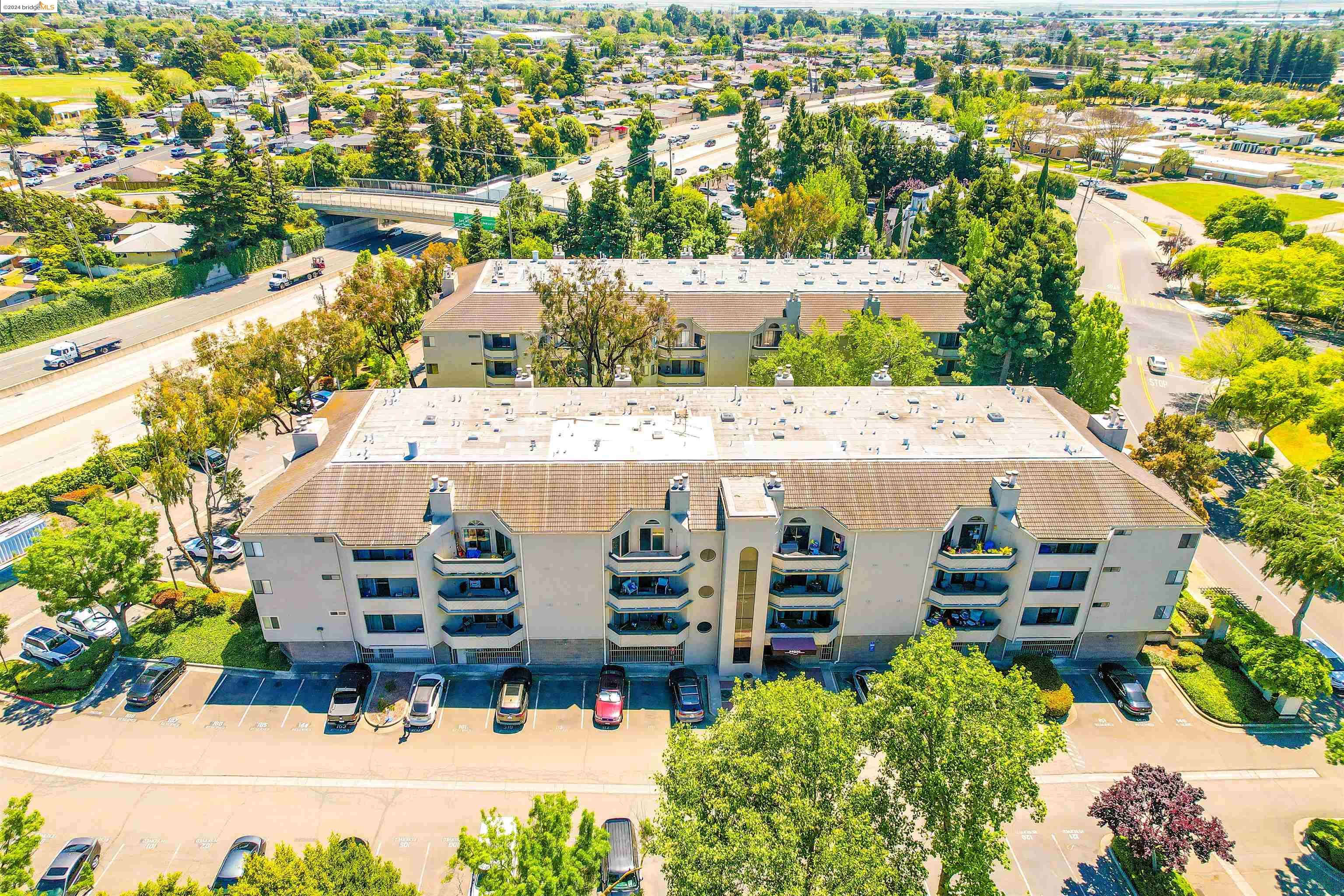 Detail Gallery Image 1 of 40 For 25930 Kay Ave #101,  Hayward,  CA 94545 - 1 Beds | 1/1 Baths