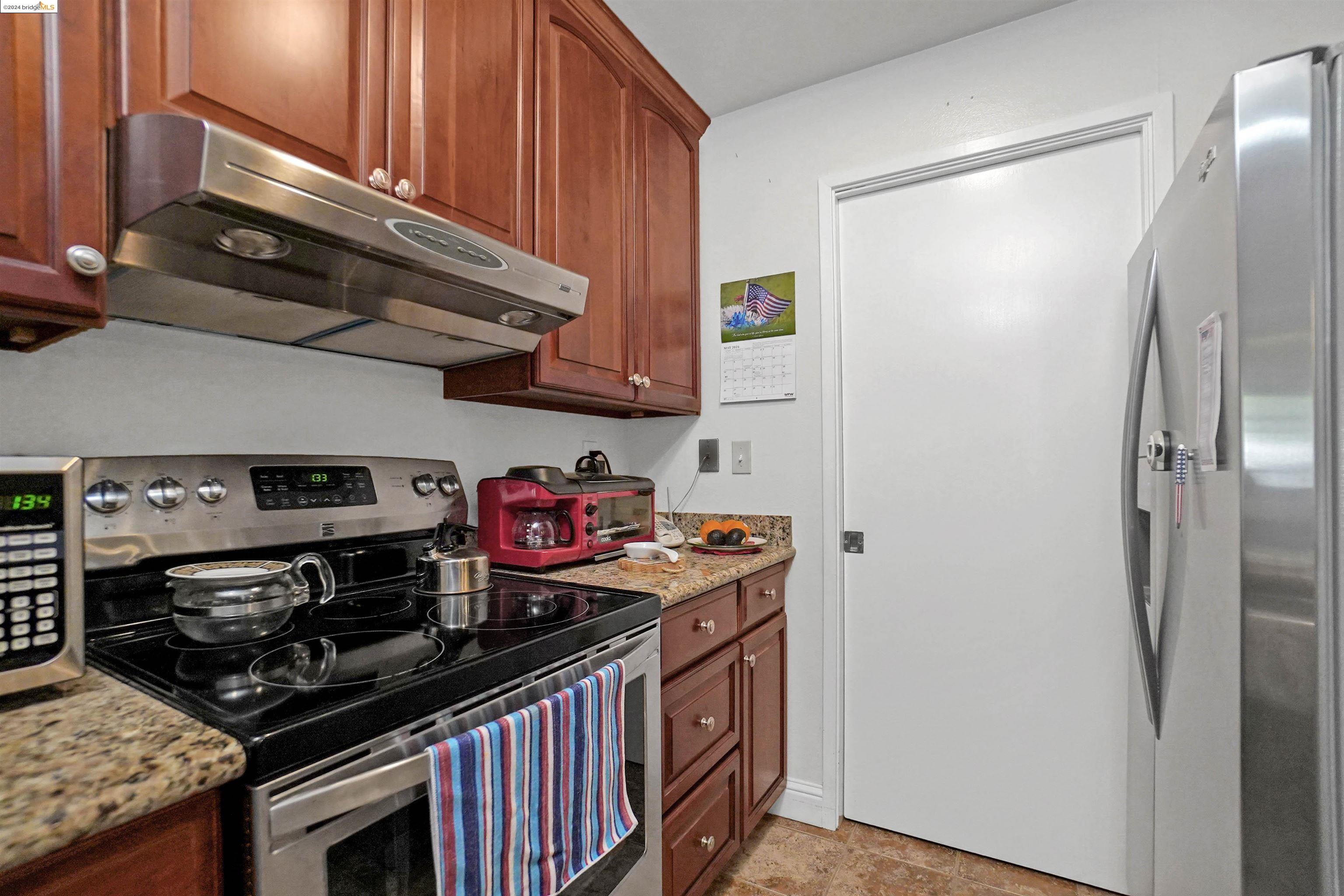Detail Gallery Image 12 of 40 For 25930 Kay Ave #101,  Hayward,  CA 94545 - 1 Beds | 1/1 Baths