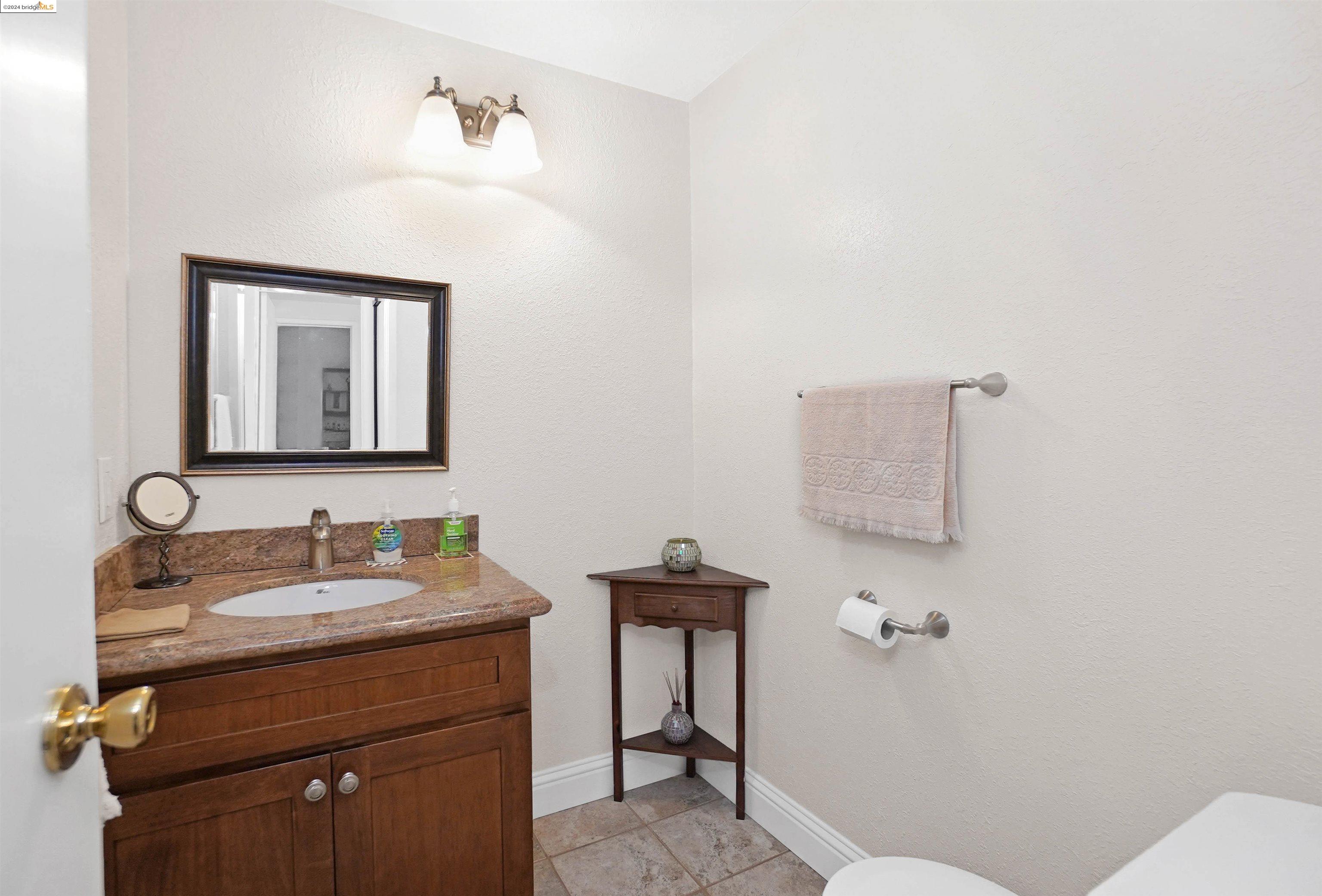 Detail Gallery Image 14 of 40 For 25930 Kay Ave #101,  Hayward,  CA 94545 - 1 Beds | 1/1 Baths