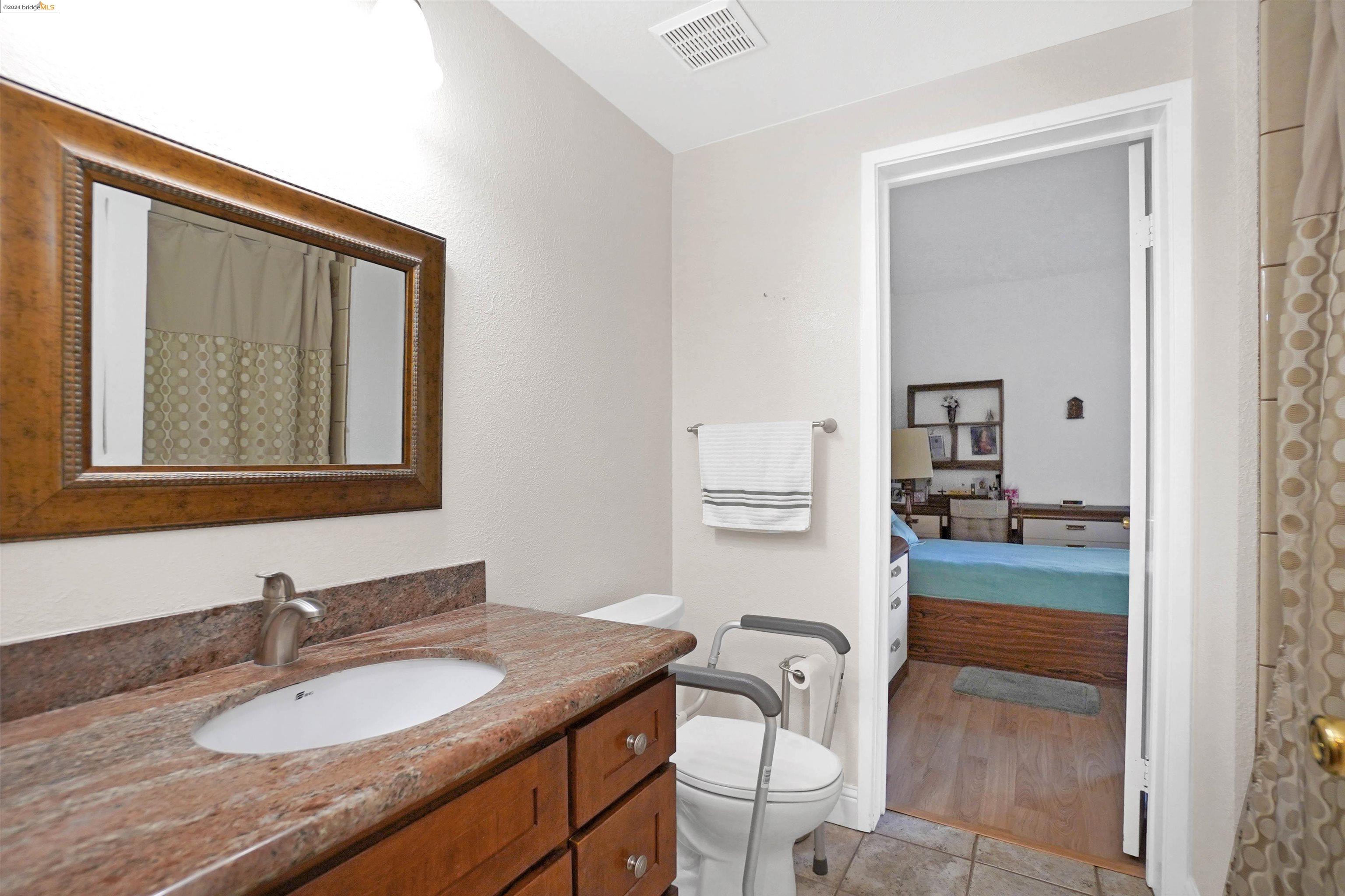 Detail Gallery Image 19 of 40 For 25930 Kay Ave #101,  Hayward,  CA 94545 - 1 Beds | 1/1 Baths