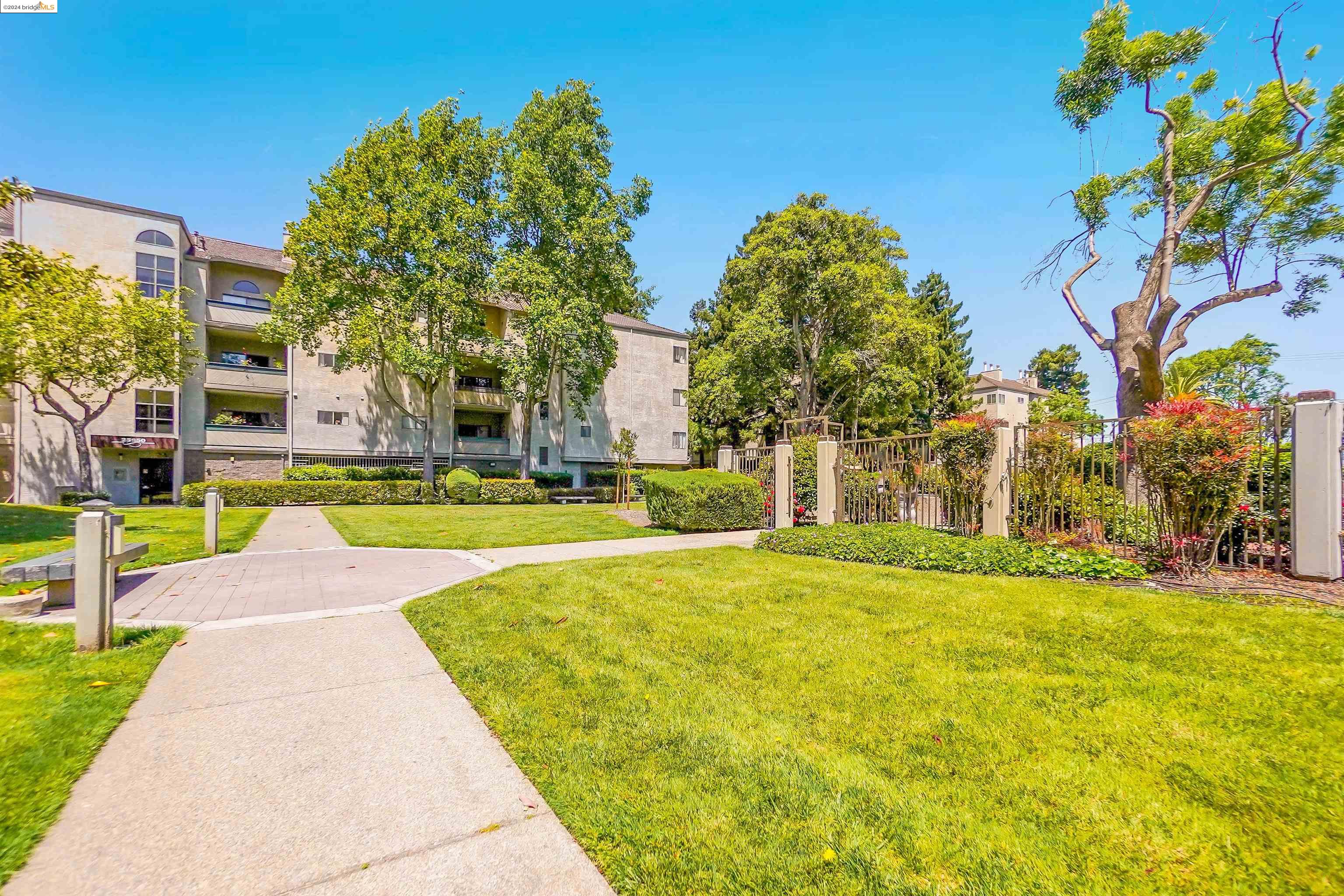 Detail Gallery Image 28 of 40 For 25930 Kay Ave #101,  Hayward,  CA 94545 - 1 Beds | 1/1 Baths