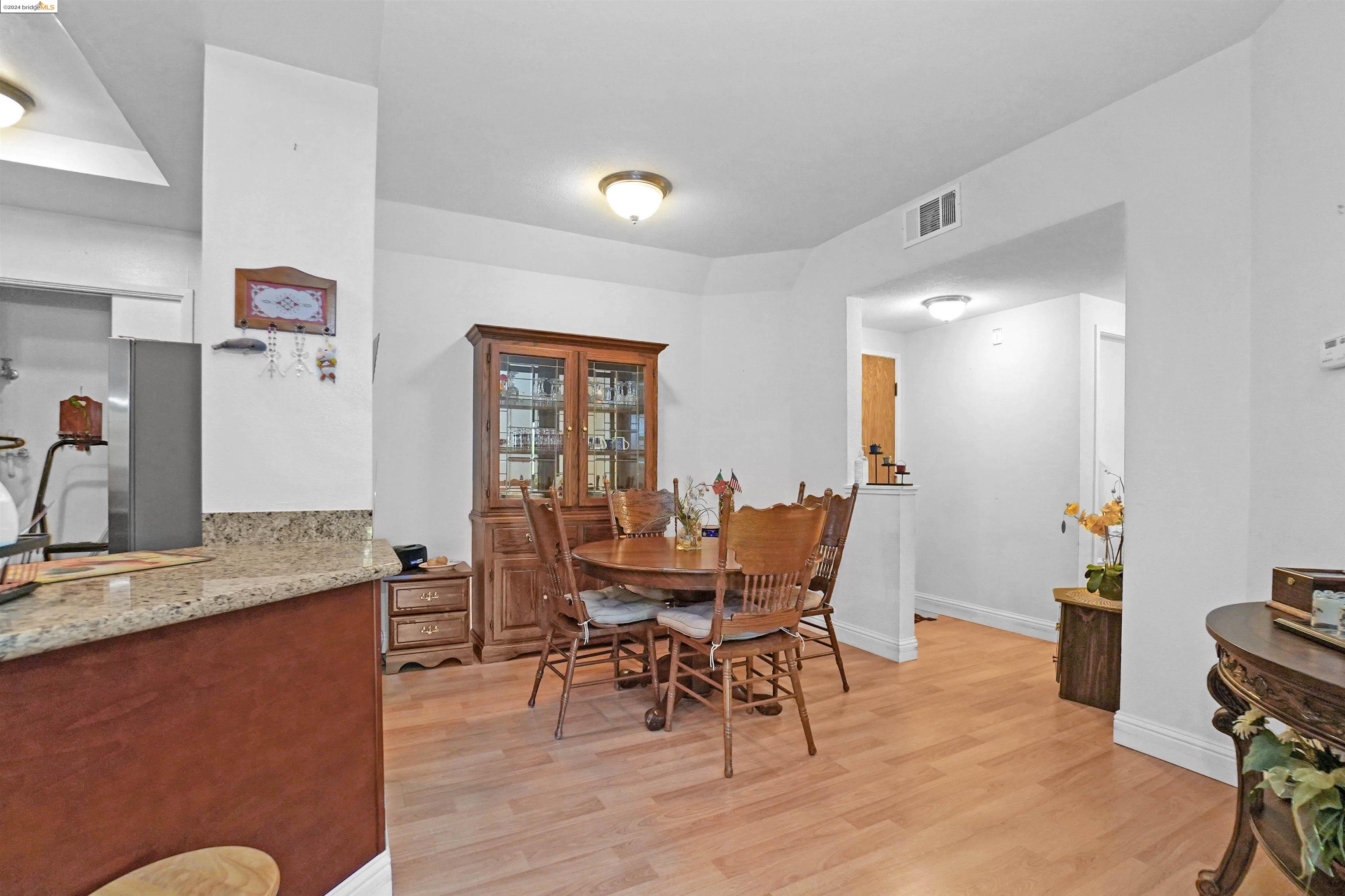 Detail Gallery Image 10 of 40 For 25930 Kay Ave #101,  Hayward,  CA 94545 - 1 Beds | 1/1 Baths