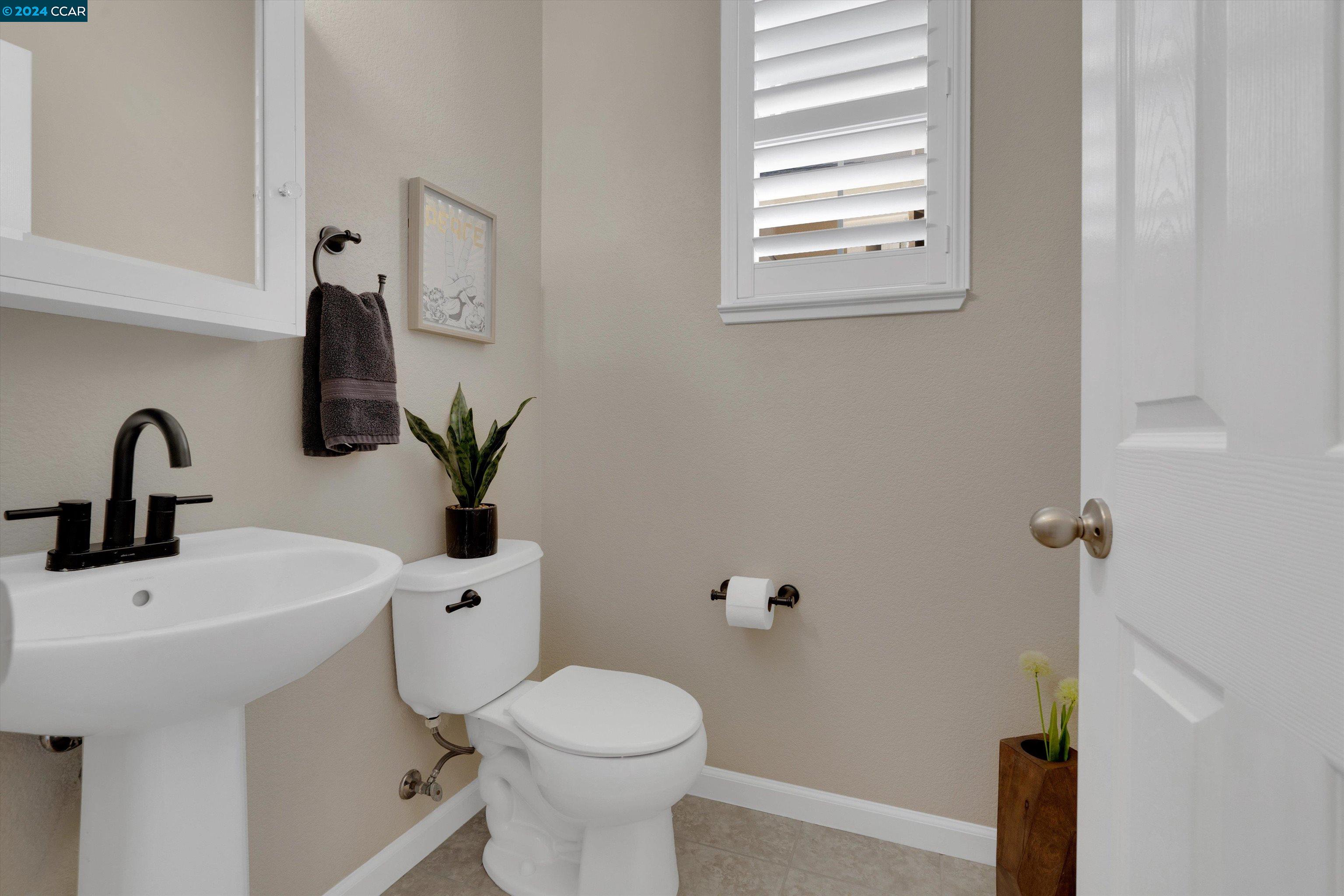 Detail Gallery Image 18 of 34 For 618 Falling Star Drive, Martinez,  CA 94553 - 3 Beds | 2/1 Baths