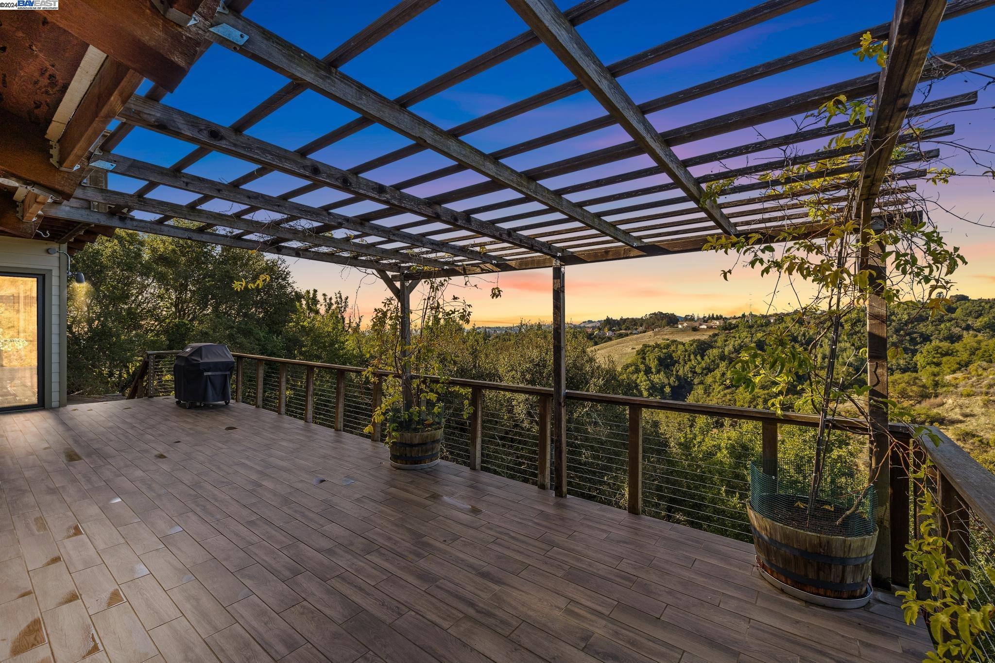Detail Gallery Image 56 of 57 For 18625 W Cavendish Dr, Castro Valley,  CA 94552 - 4 Beds | 3 Baths