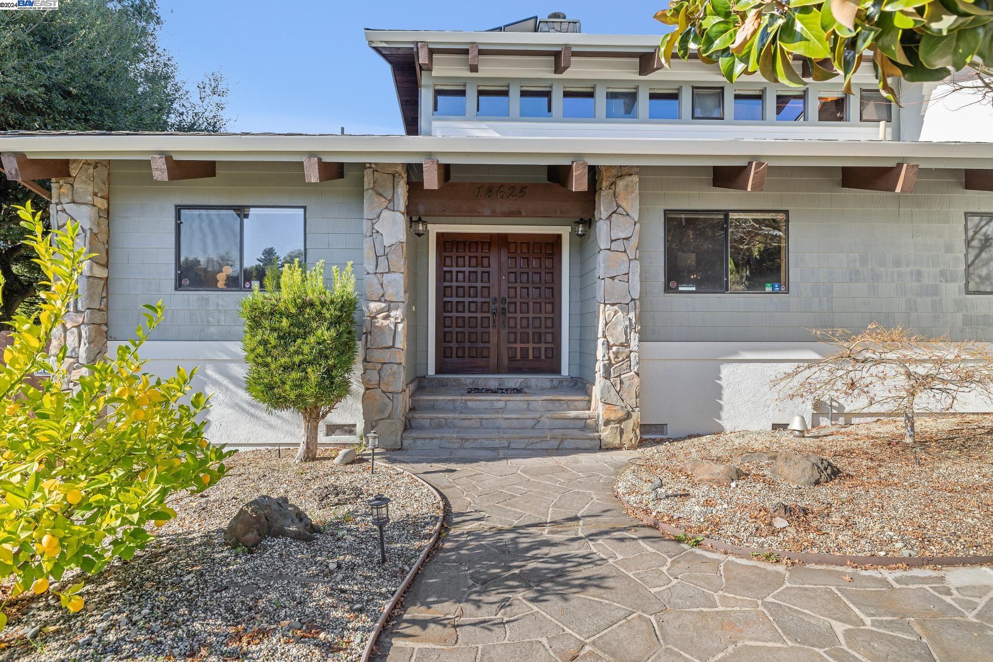 Detail Gallery Image 9 of 57 For 18625 W Cavendish Dr, Castro Valley,  CA 94552 - 4 Beds | 3 Baths