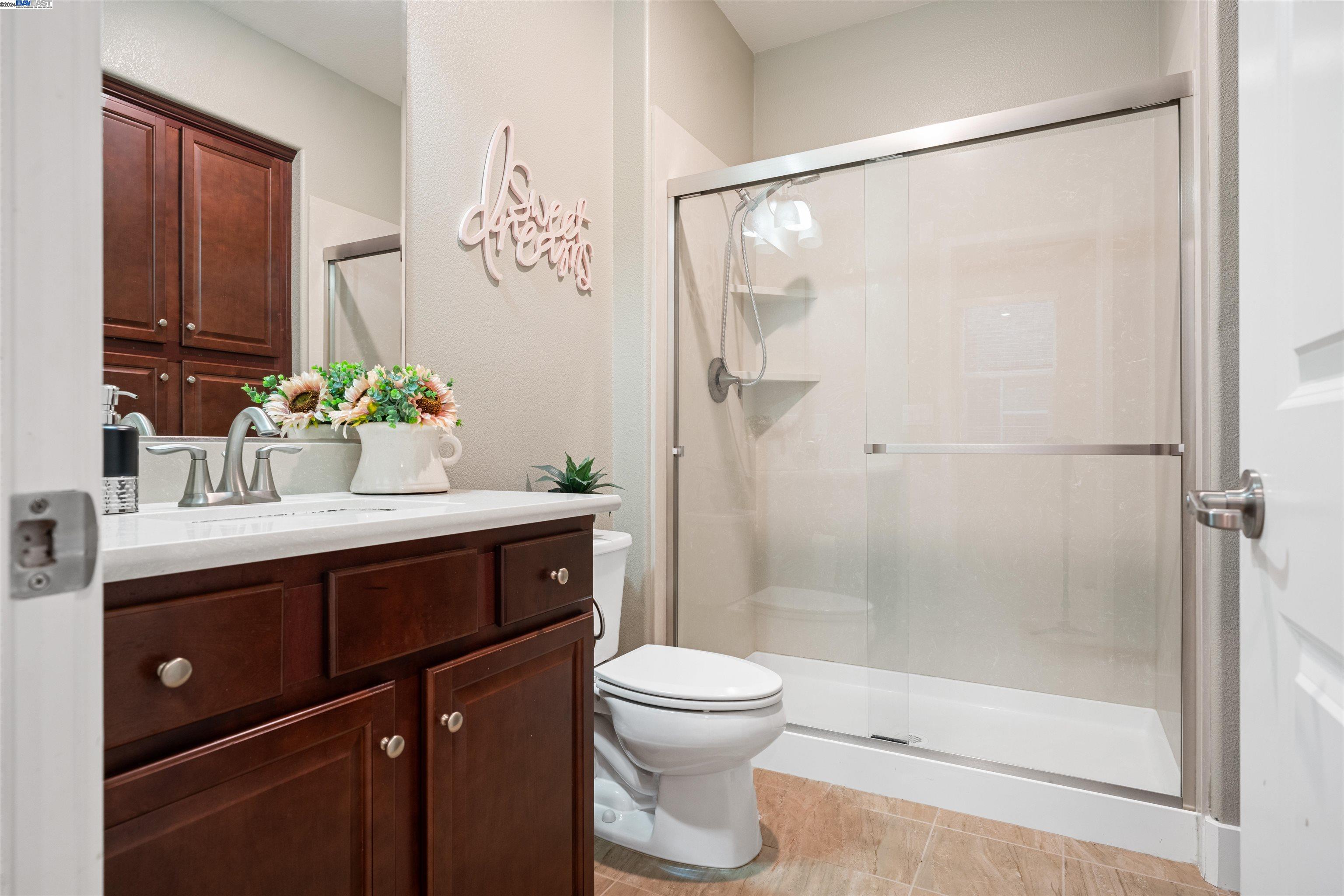 Detail Gallery Image 9 of 60 For 3989 Clare St, Dublin,  CA 94568 - 3 Beds | 3/1 Baths